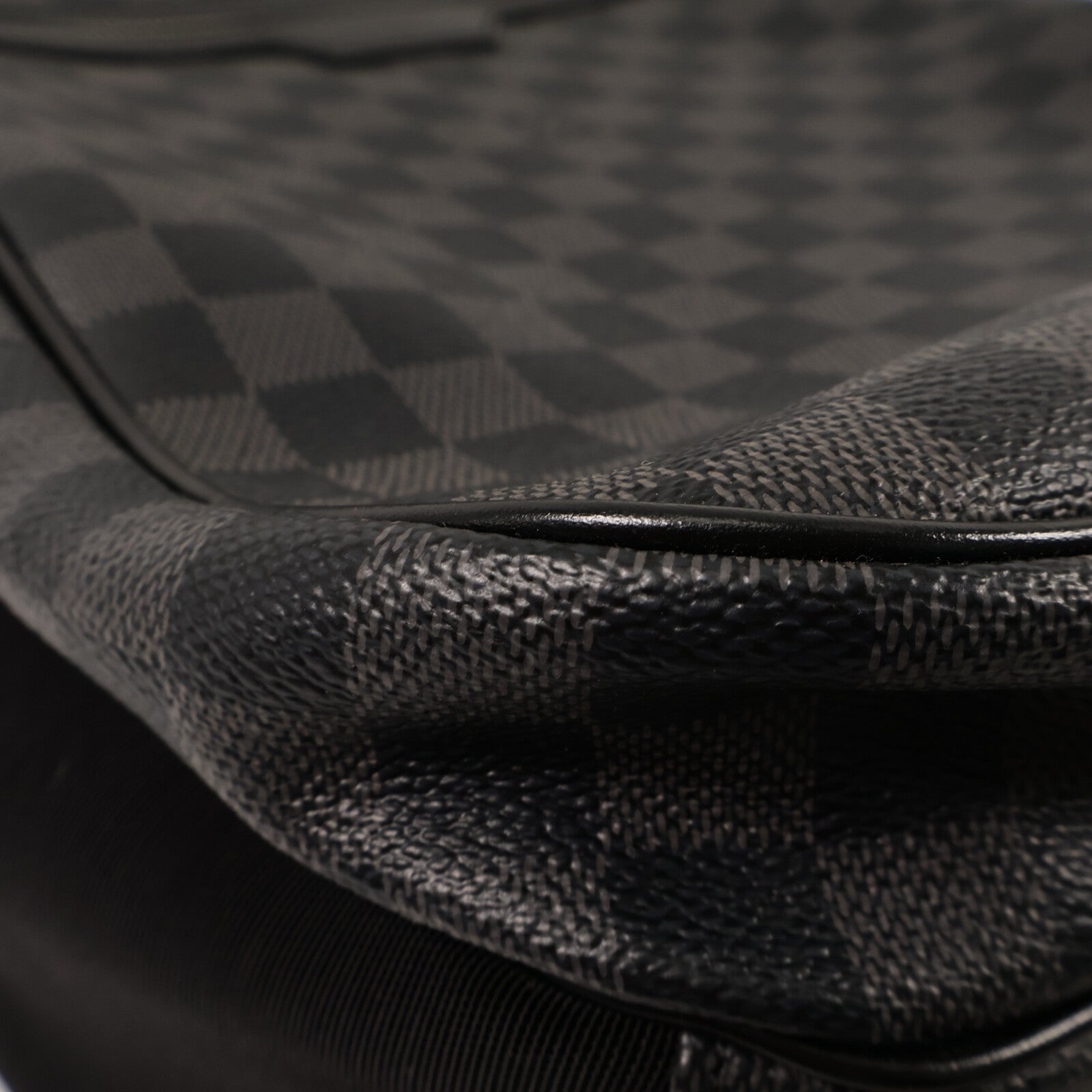 LOUIS VUITTON Damier Graphite Michael Backpack背包