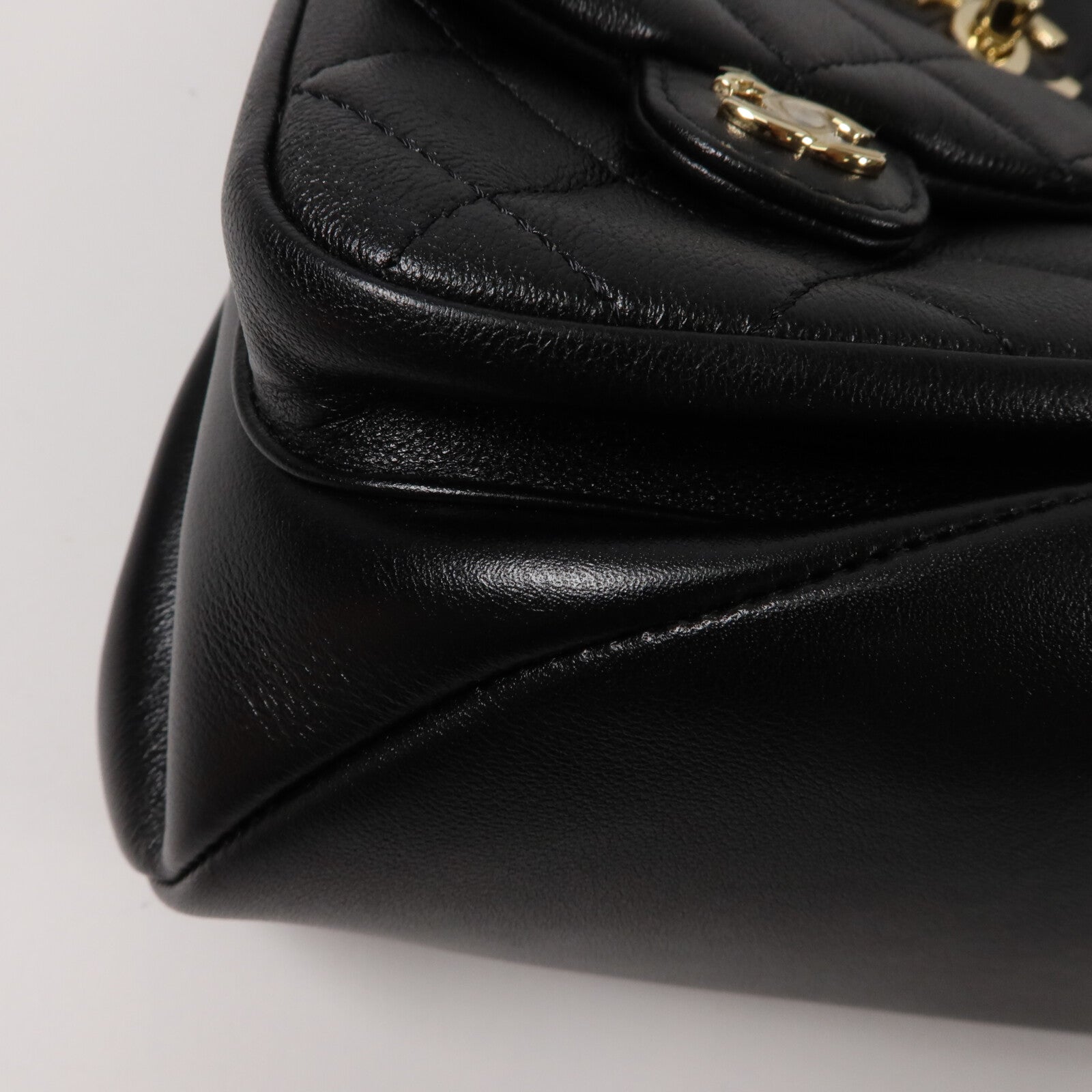 CHANEL 牛皮皮革Duma Backpack Large鏈帶背包