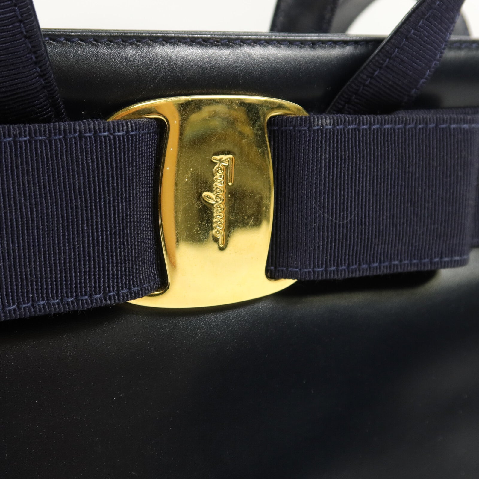 Salvatore Ferragamo 牛皮皮革Vara Ribbon手挽肩背兩用袋
