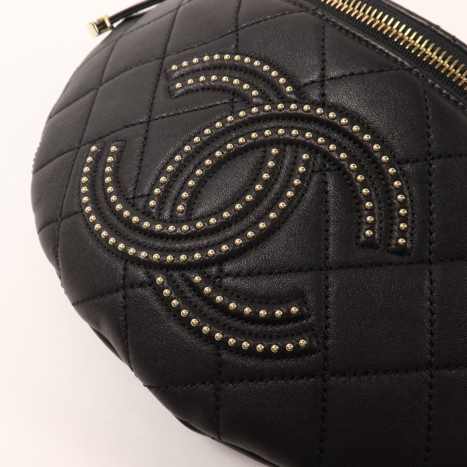 CHANEL 牛皮皮革Studded CC Waist Bag鏈帶腰包