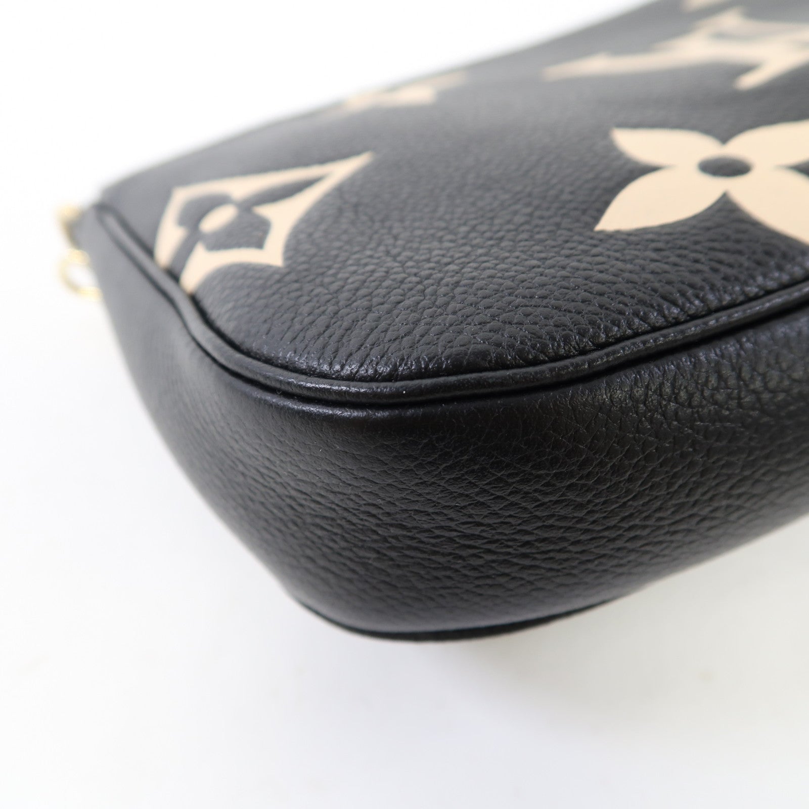 LOUIS VUITTON Monogram Empreinte Multi Pochette Accessoires金扣肩背袋黑色/米色