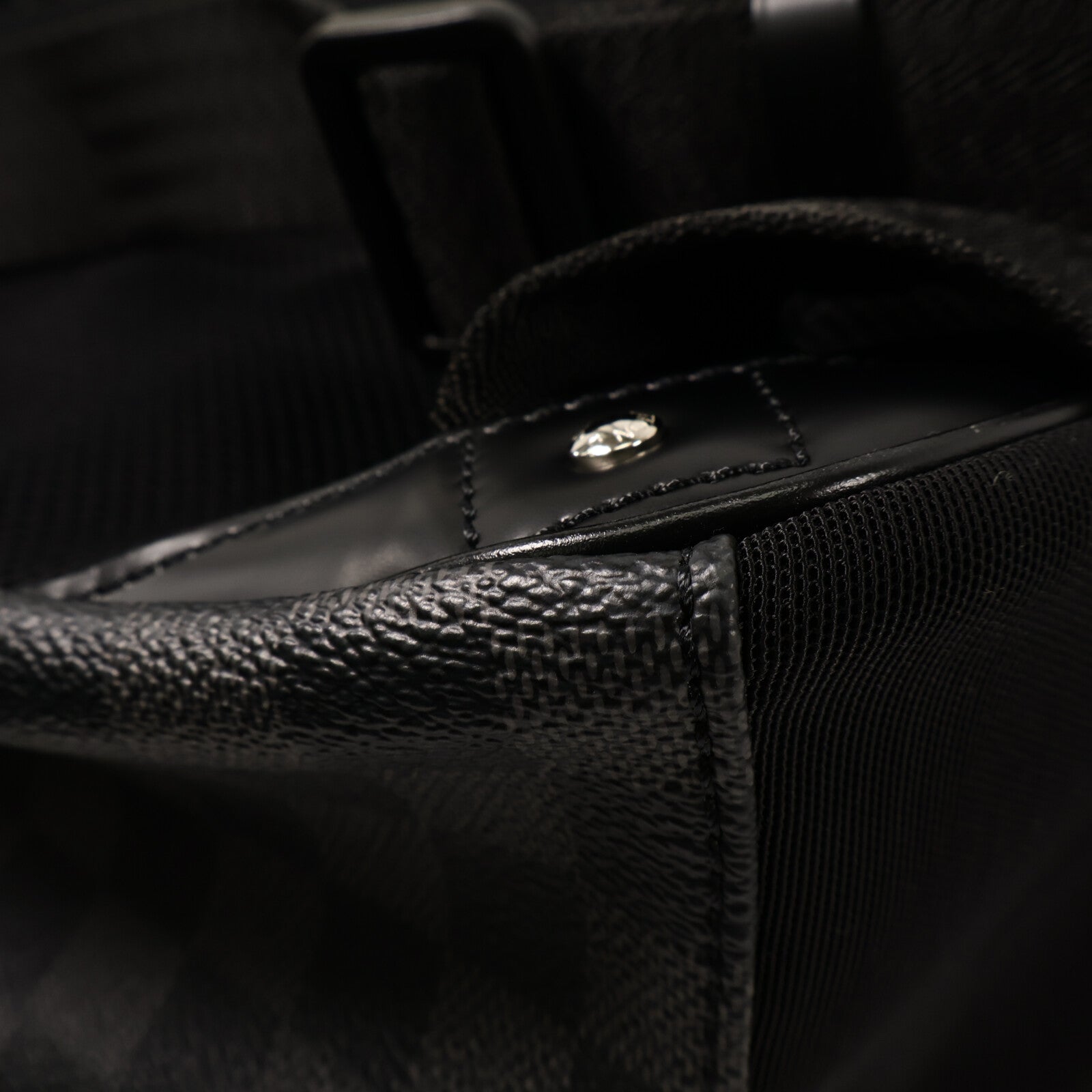 LOUIS VUITTON Damier Graphite Michael Backpack背包