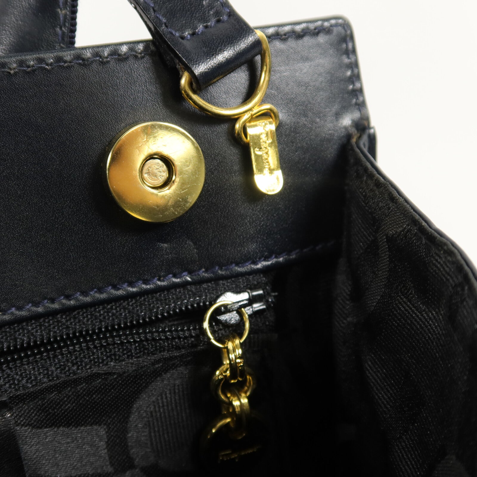 Salvatore Ferragamo 牛皮皮革Vara Ribbon手挽肩背兩用袋