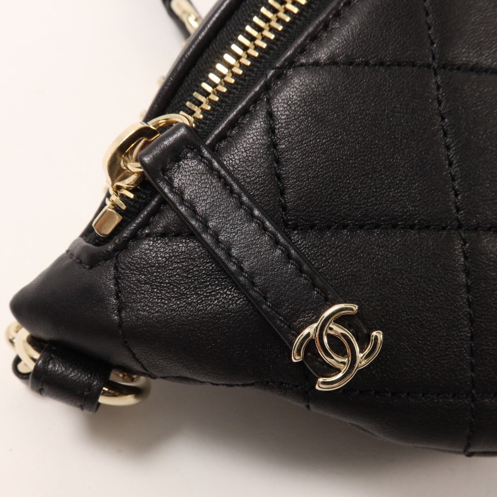 CHANEL 牛皮皮革Studded CC Waist Bag鏈帶腰包
