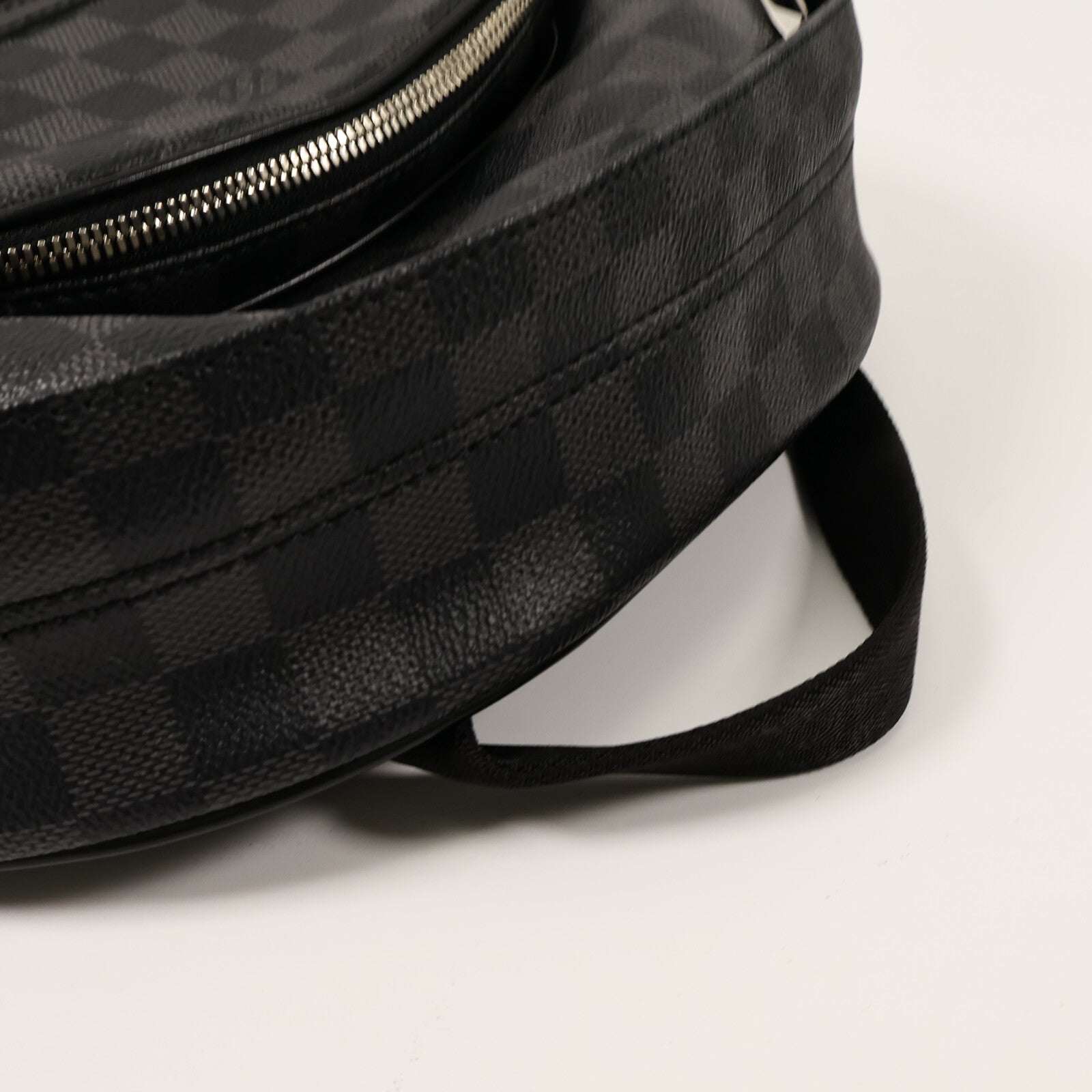 LOUIS VUITTON Damier Graphite Michael Backpack背包