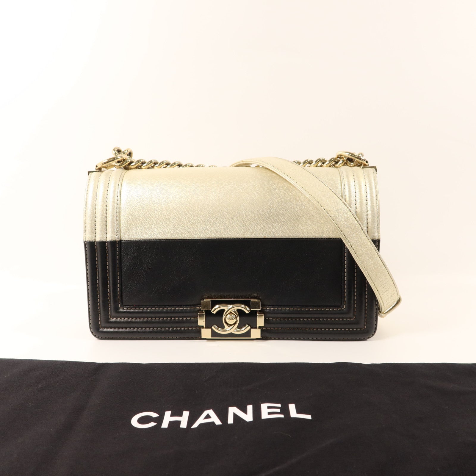 CHANEL 牛皮皮革Boy 25金扣鏈帶肩背袋