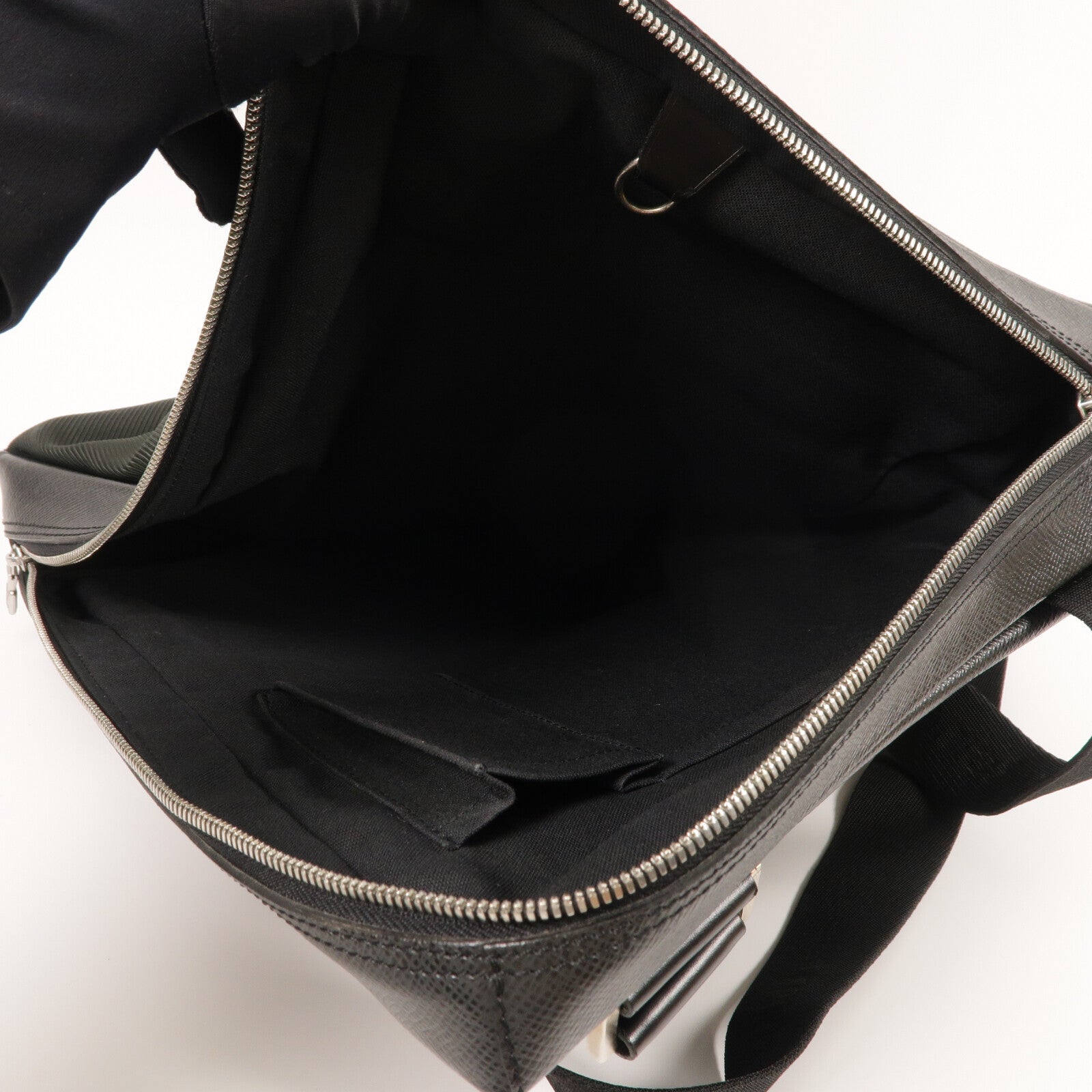 LOUIS VUITTON Taiga Sayan Messenger Bag肩背袋