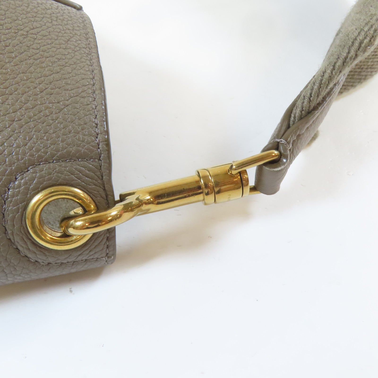 CELINE 牛皮皮革Sangle Bucket金扣肩背袋灰色