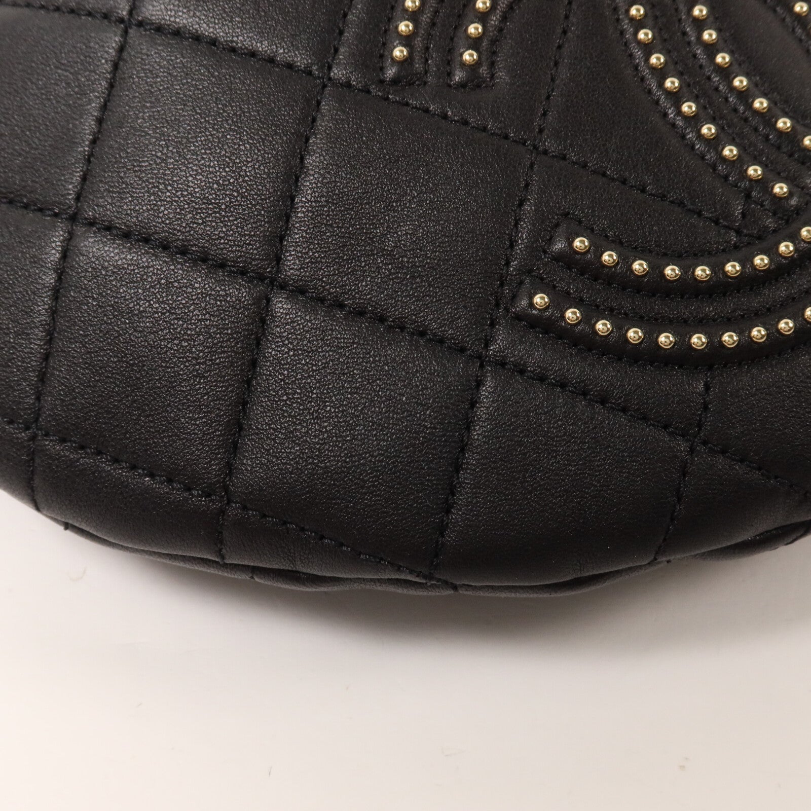 CHANEL 牛皮皮革Studded CC Waist Bag鏈帶腰包