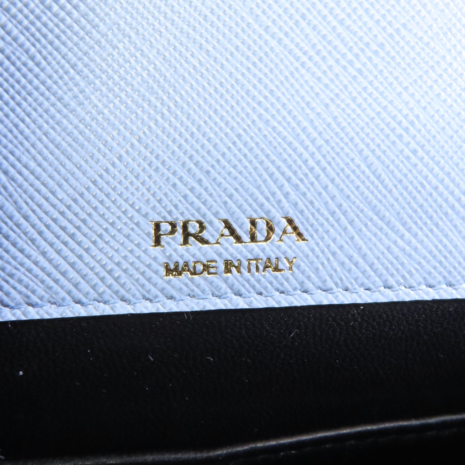 PRADA Saffiano皮革Chain Shoulder Bag金扣鏈帶肩背袋淺藍色
