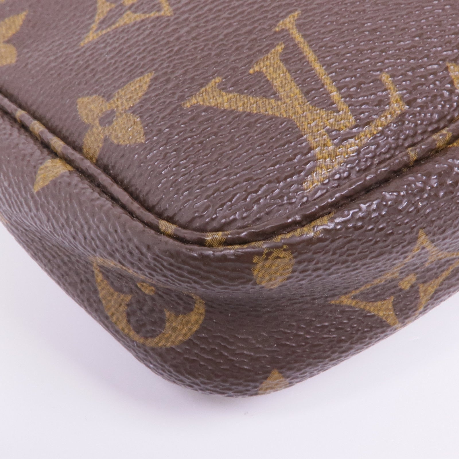 LOUIS VUITTON Monogram Pochette Accessoires金扣手挽袋棕色