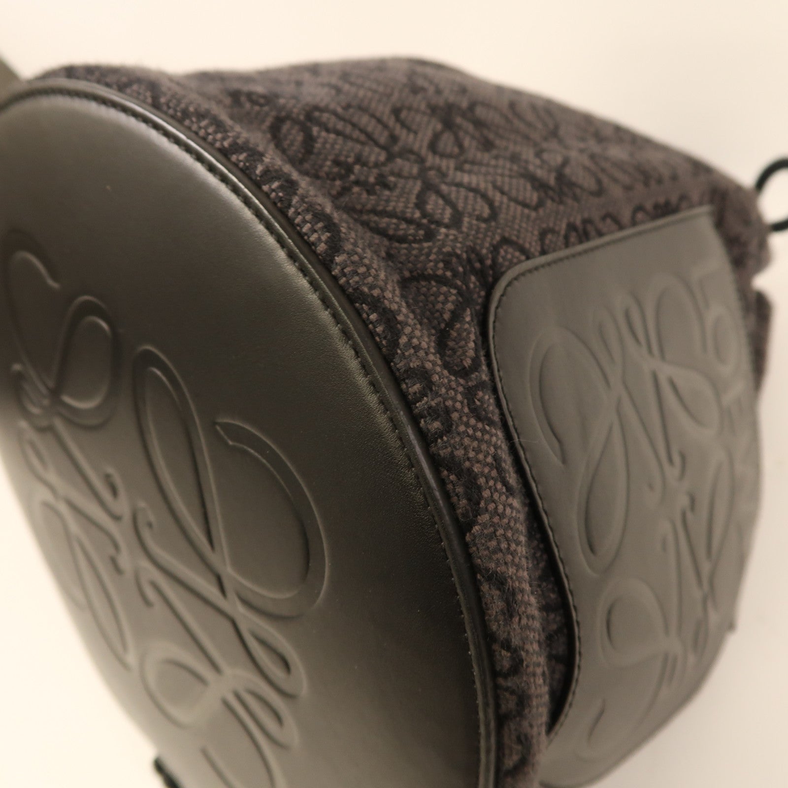 LOEWE 帆布Bolso Balloon銀扣背包黑色