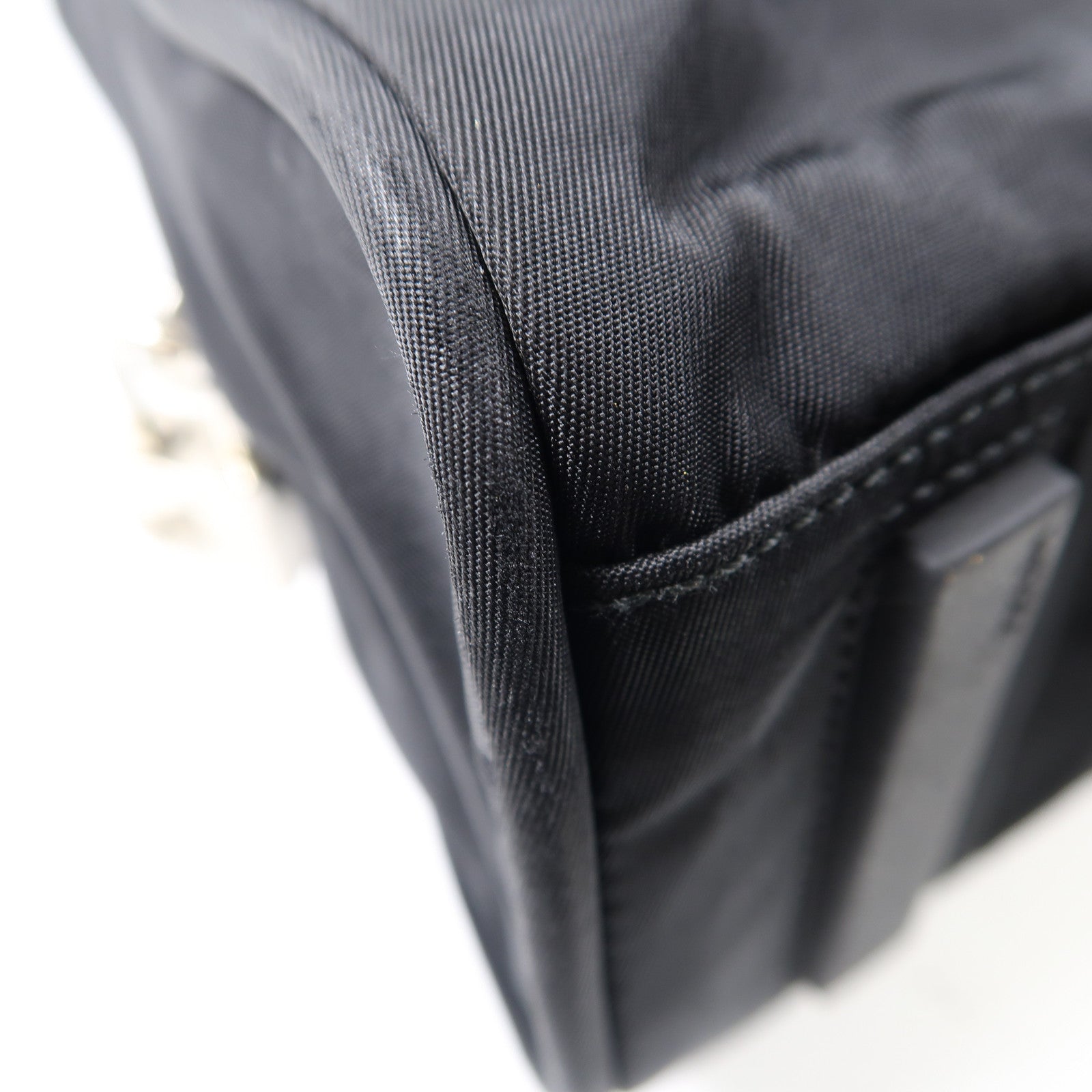 PRADA 尼龍Hand Bag銀扣手挽袋黑色