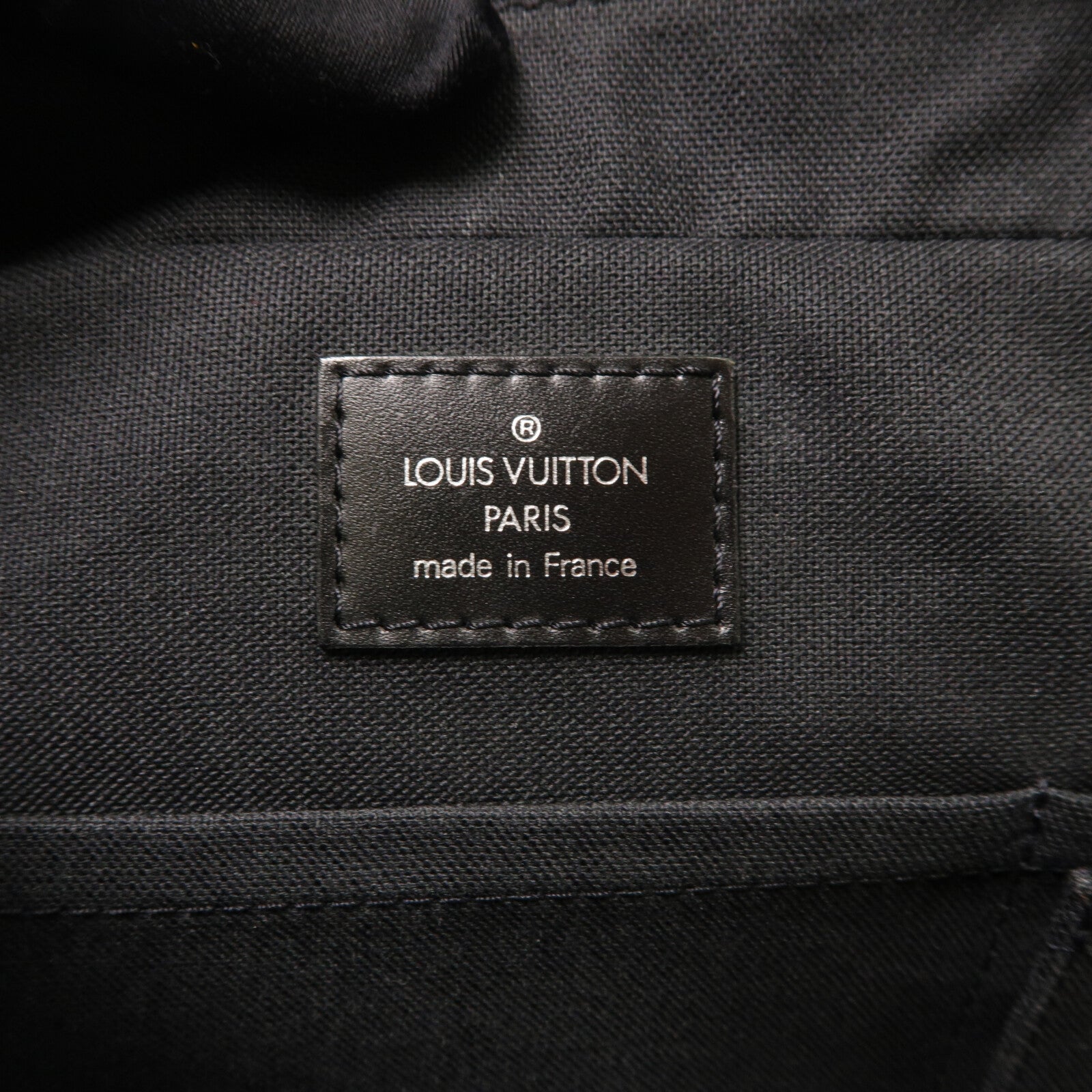 LOUIS VUITTON Taiga Sayan Messenger Bag肩背袋