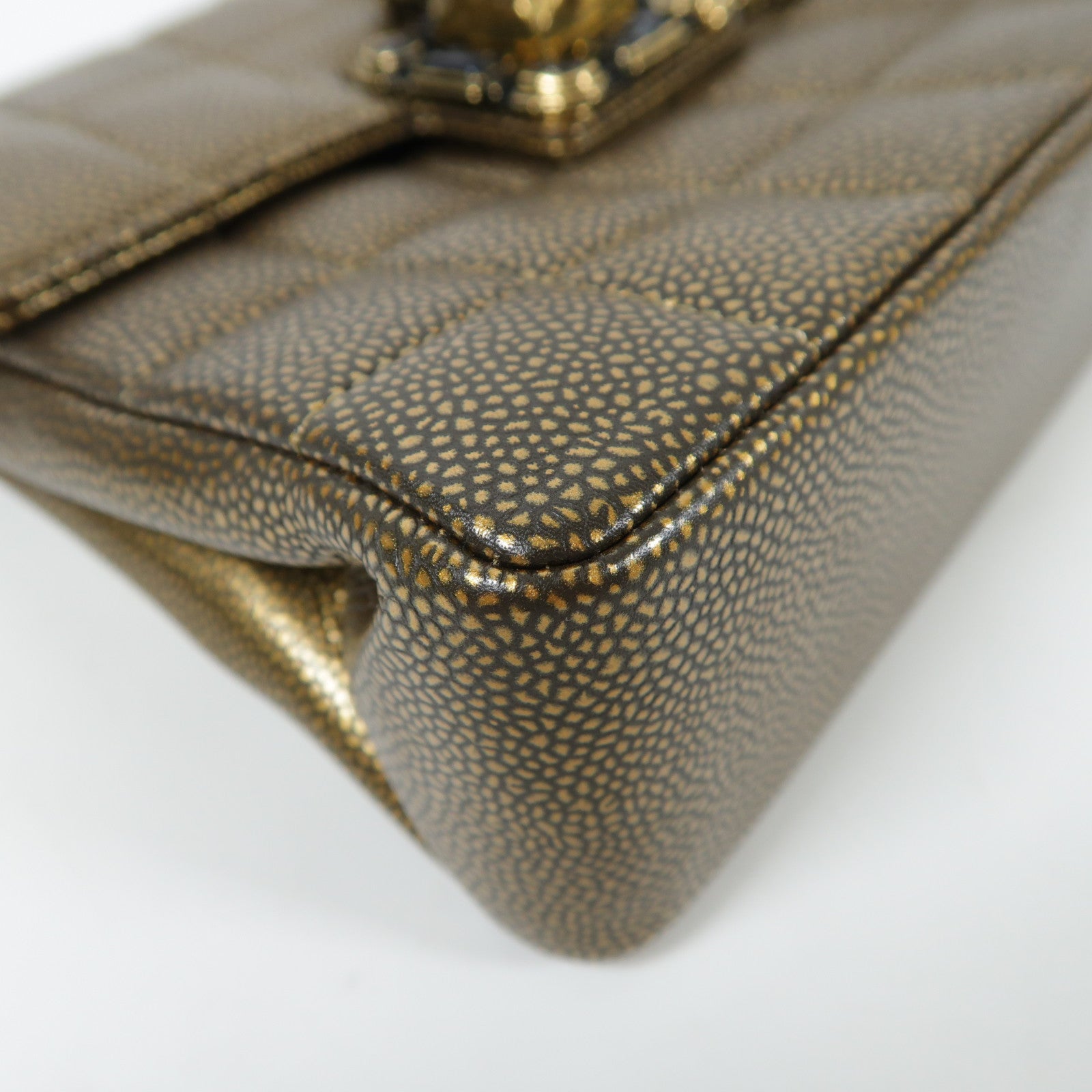 CHANEL 皮革Square Quited Paris Byzance金扣鏈帶肩背袋