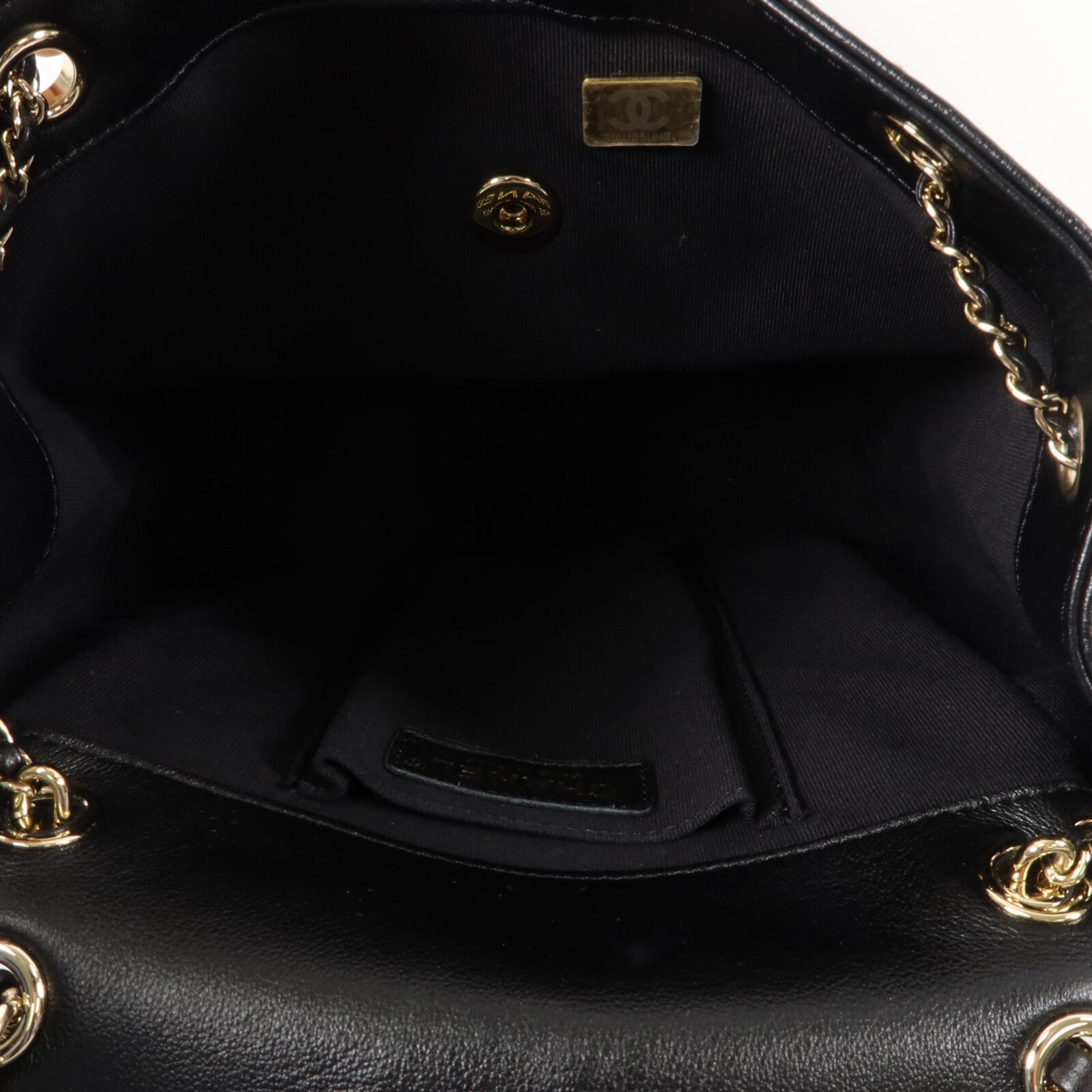 CHANEL 牛皮皮革Duma Backpack Large鏈帶背包