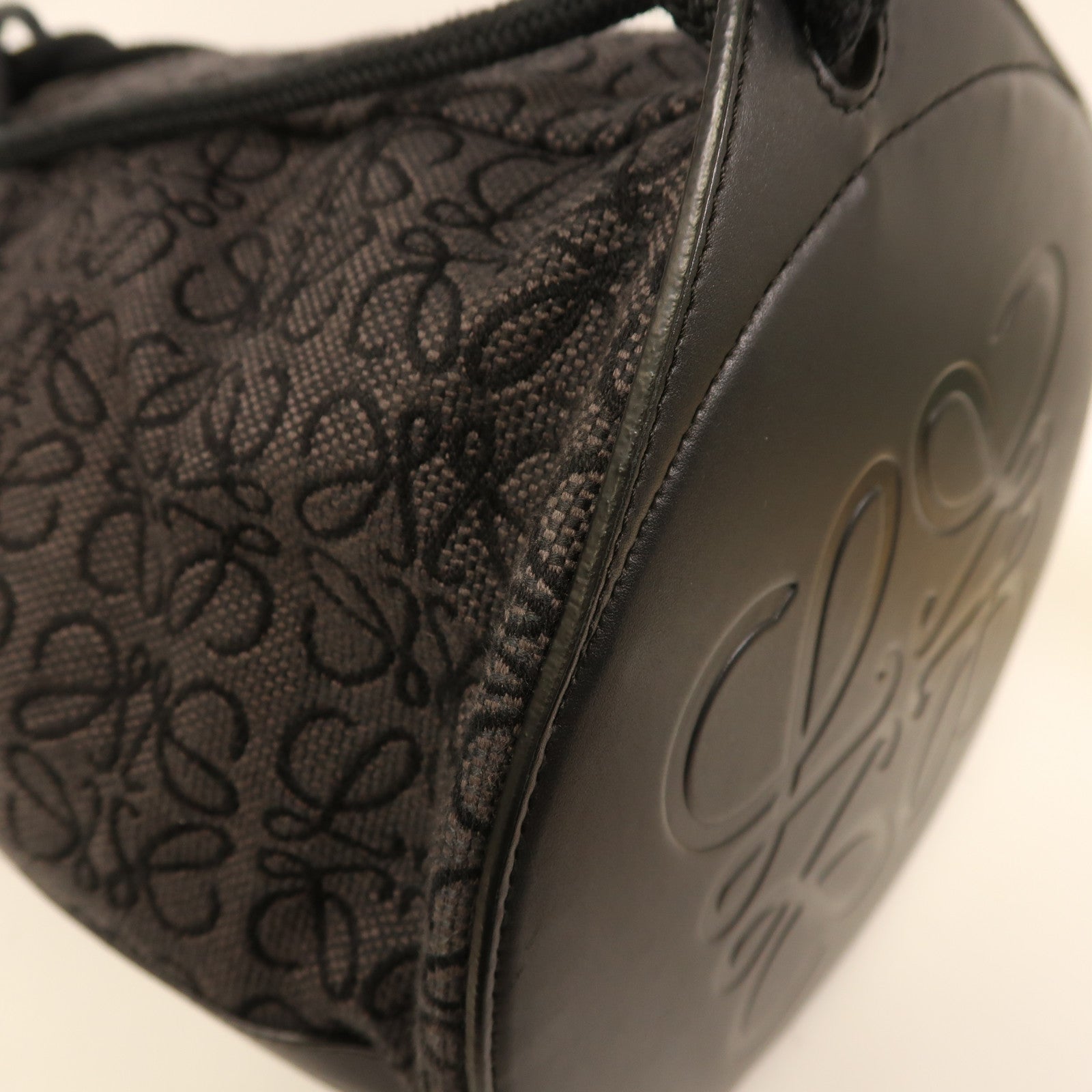 LOEWE 帆布Bolso Balloon銀扣背包黑色