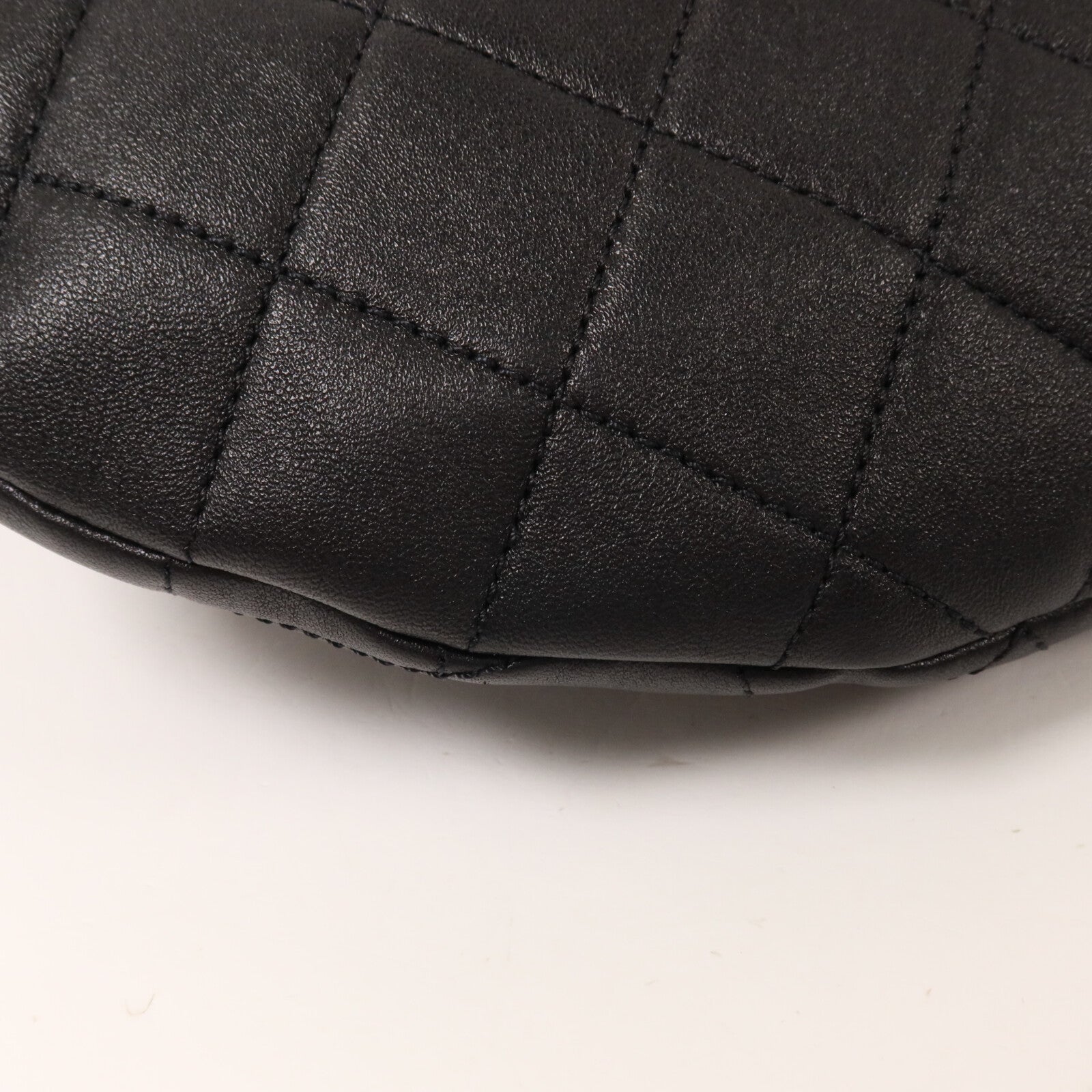 CHANEL 牛皮皮革Studded CC Waist Bag鏈帶腰包