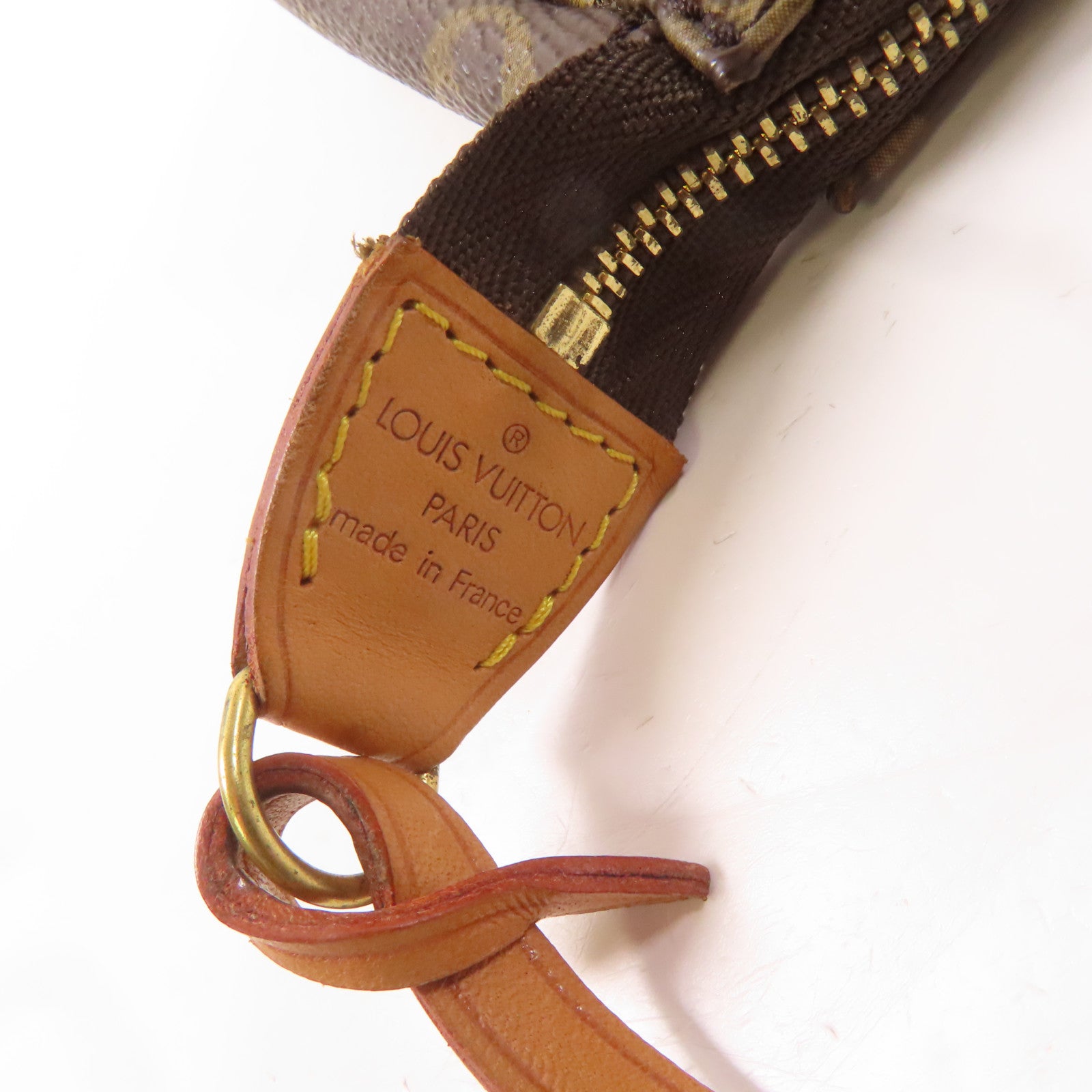 LOUIS VUITTON Monogram Pochette Accessories金扣手拿包啡色