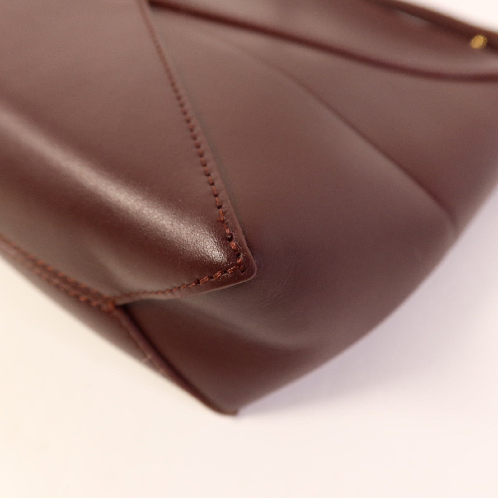 LOEWE 牛皮皮革Puzzle Fold Pouch金扣肩背袋