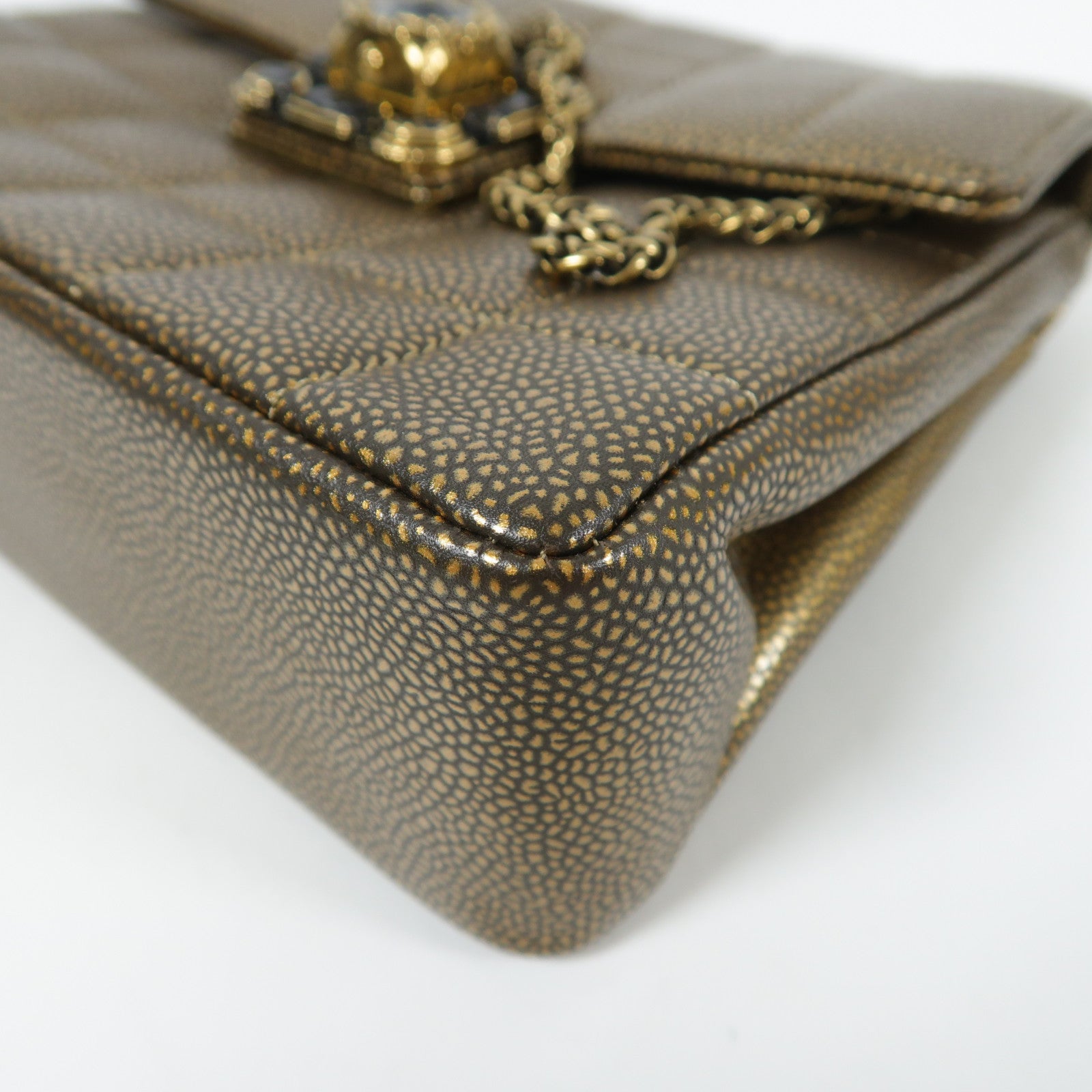 CHANEL 皮革Square Quited Paris Byzance金扣鏈帶肩背袋