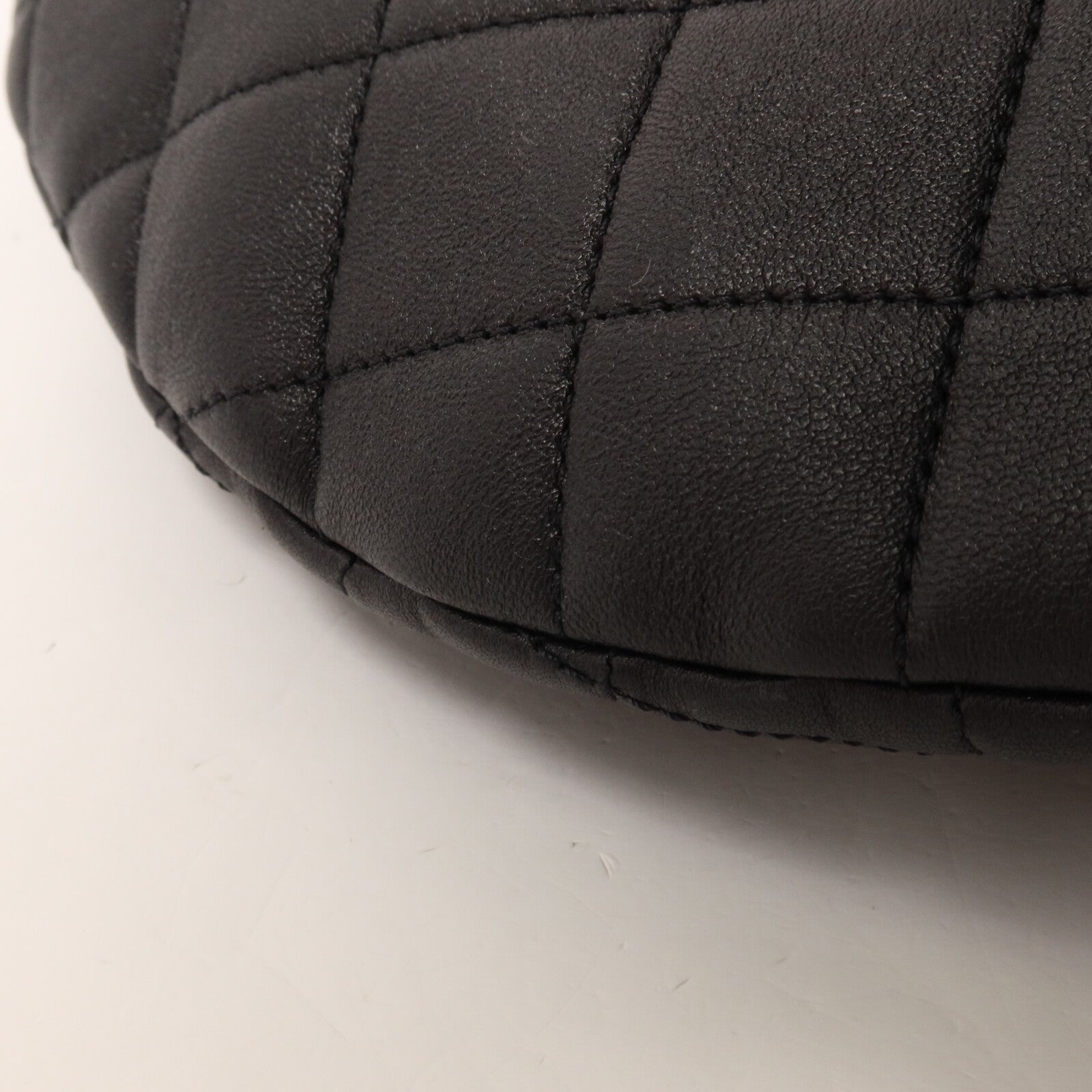 CHANEL 牛皮皮革Studded CC Waist Bag鏈帶腰包