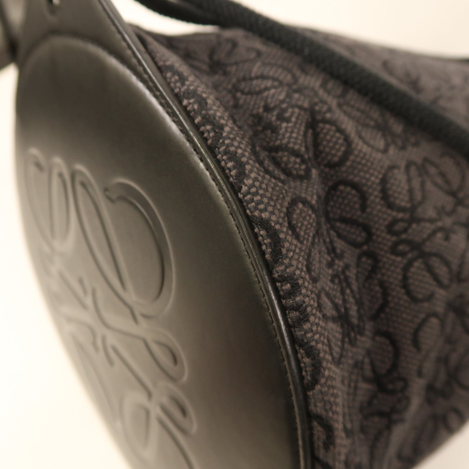 LOEWE 帆布Bolso Balloon銀扣背包黑色