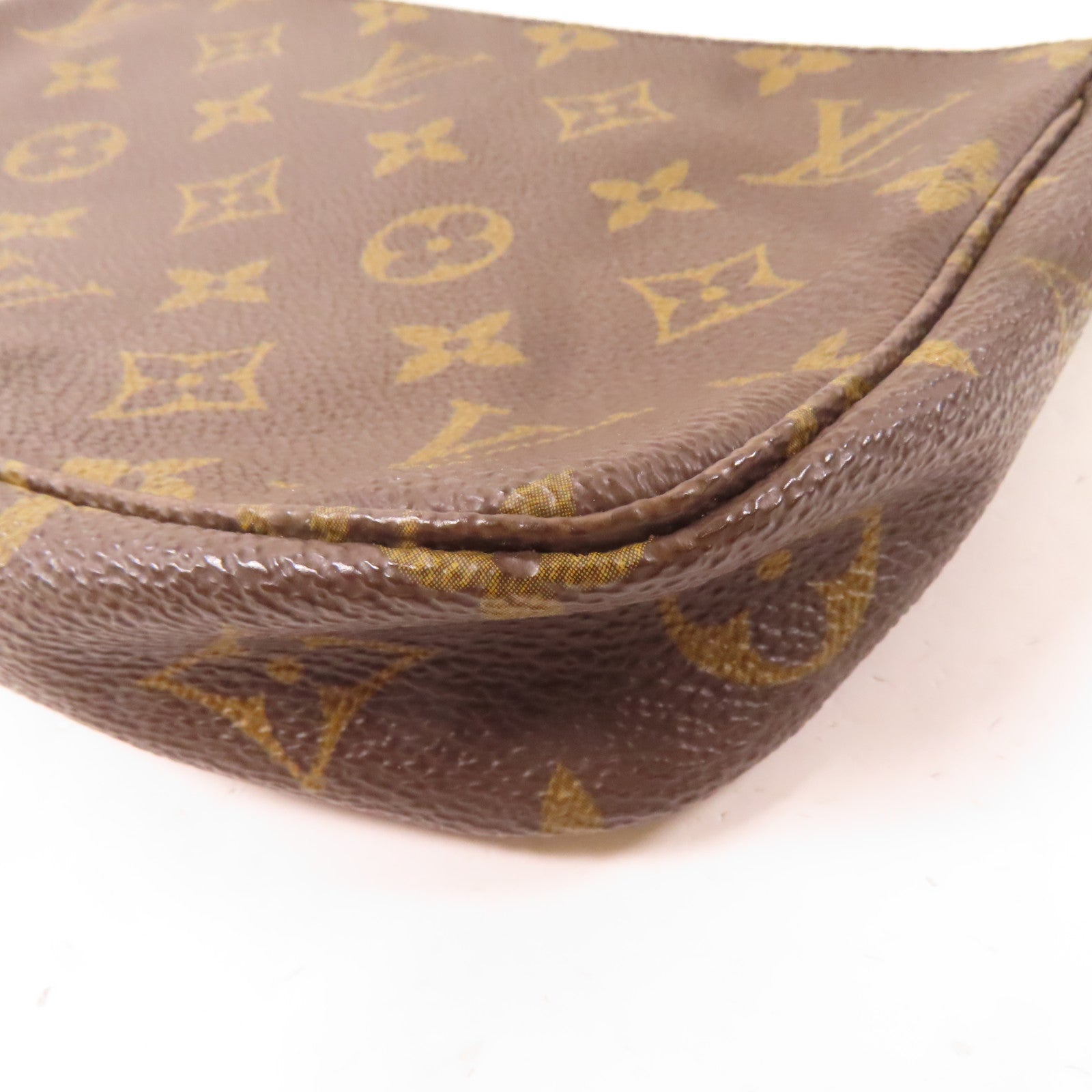 LOUIS VUITTON Monogram Pochette Accessories金扣手拿包啡色