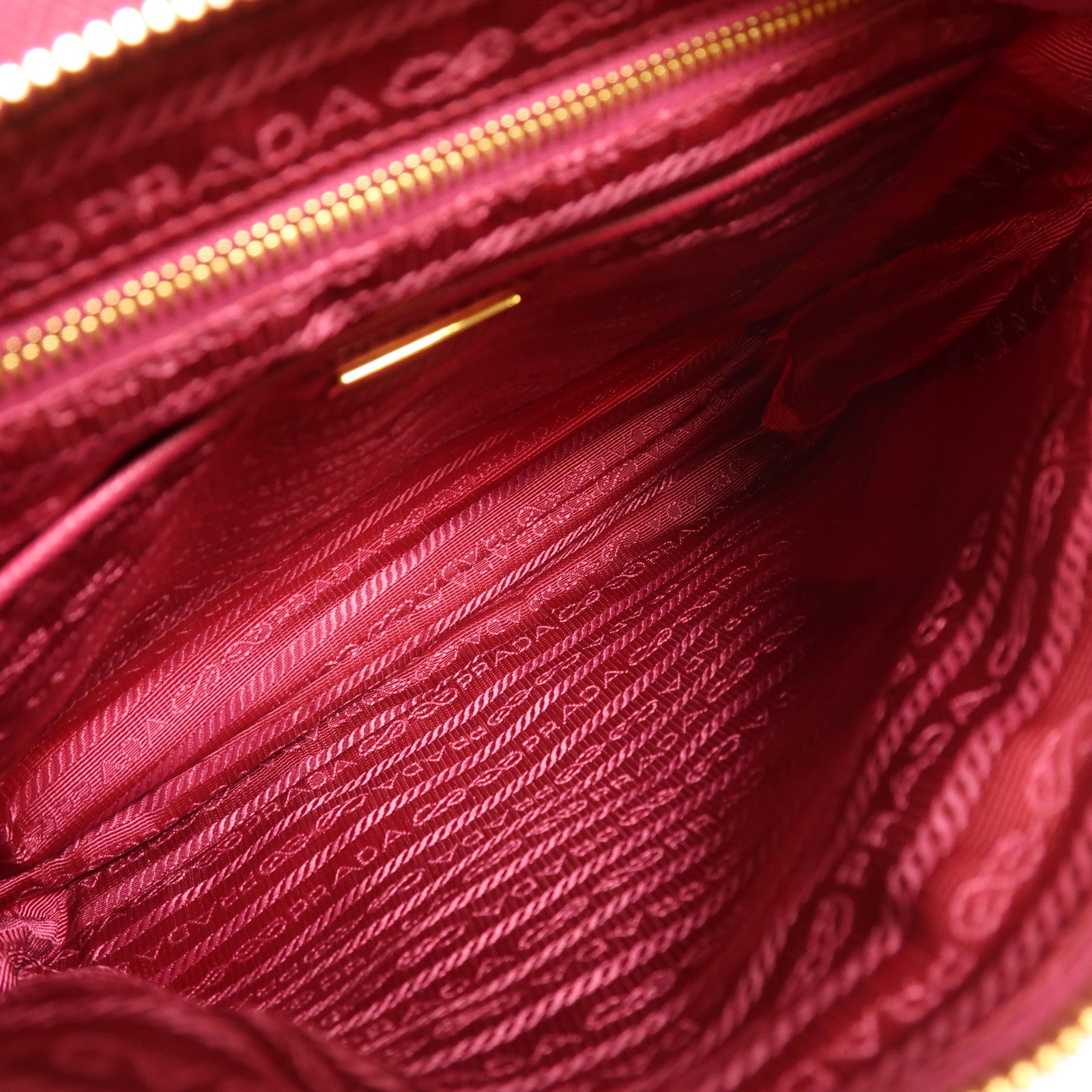 PRADA 尼龍Shoulder Bag金扣肩背袋