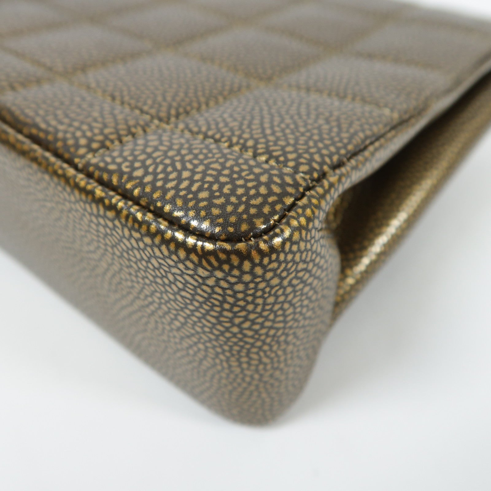 CHANEL 皮革Square Quited Paris Byzance金扣鏈帶肩背袋