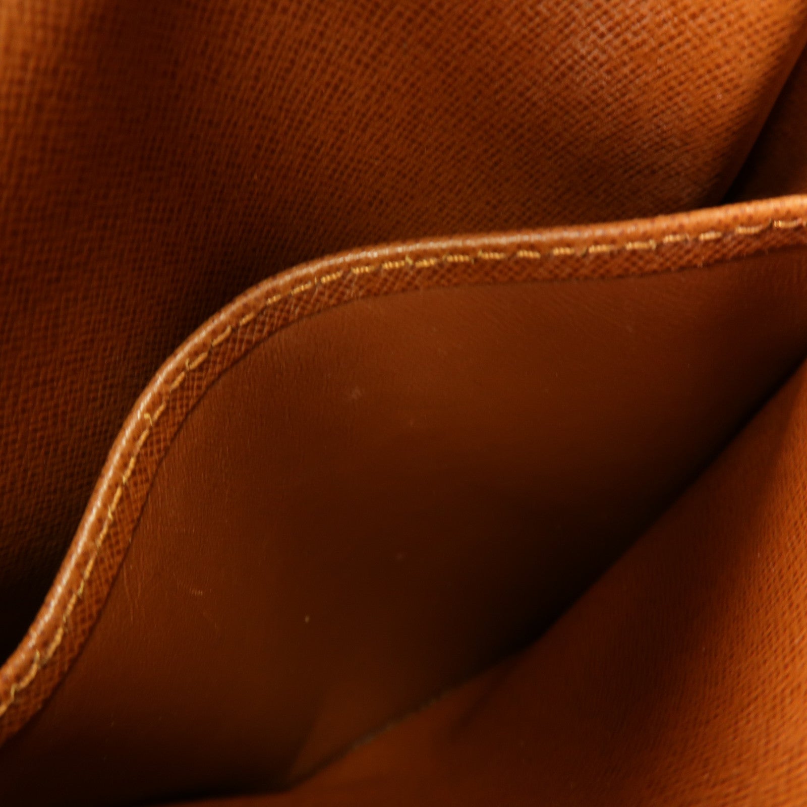 LOUIS VUITTON Monogram Danube金扣肩背袋