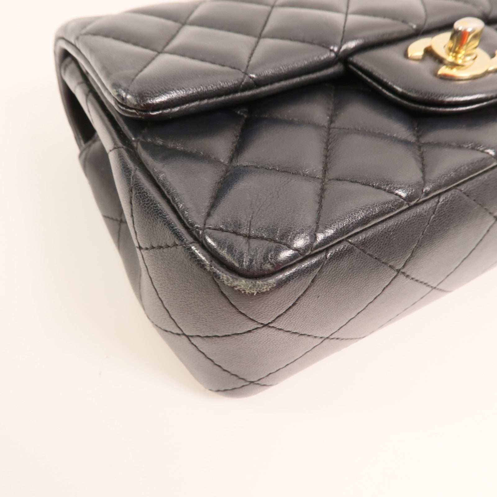 CHANEL 羊皮皮革Chain Shoulder金扣鏈帶肩背袋
