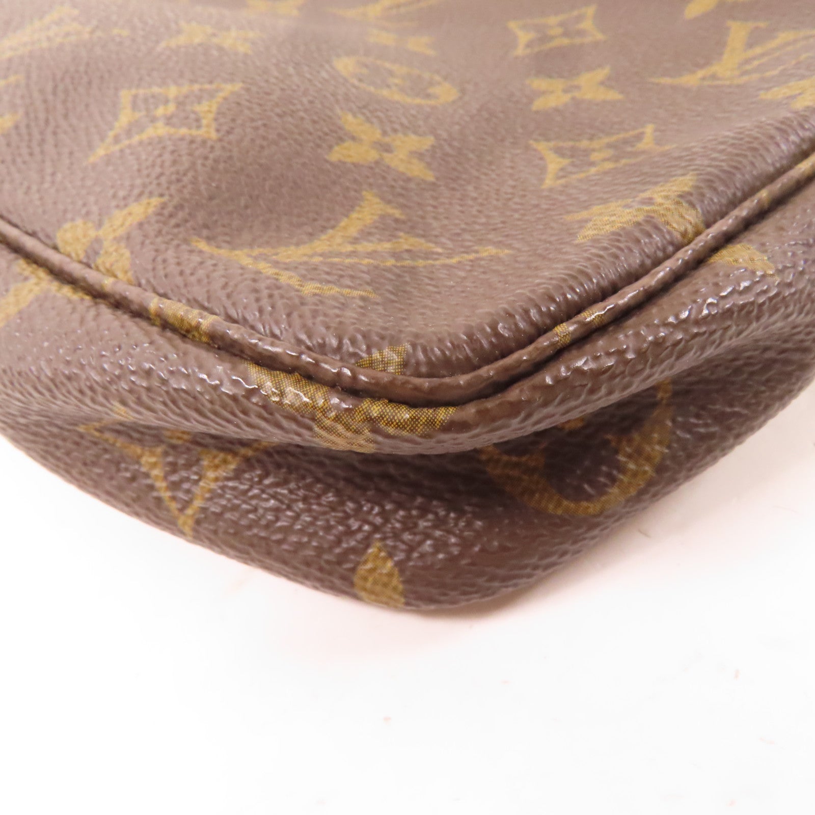 LOUIS VUITTON Monogram Pochette Accessories金扣手拿包啡色