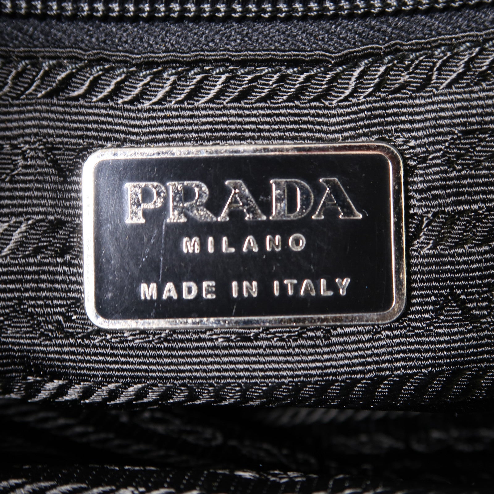 PRADA 尼龍Hand Bag銀扣手挽袋黑色