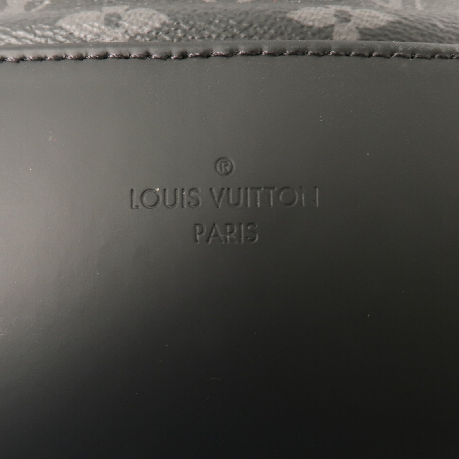 LOUIS VUITTON Monogram Eclipse Maxi Noe Sling背包