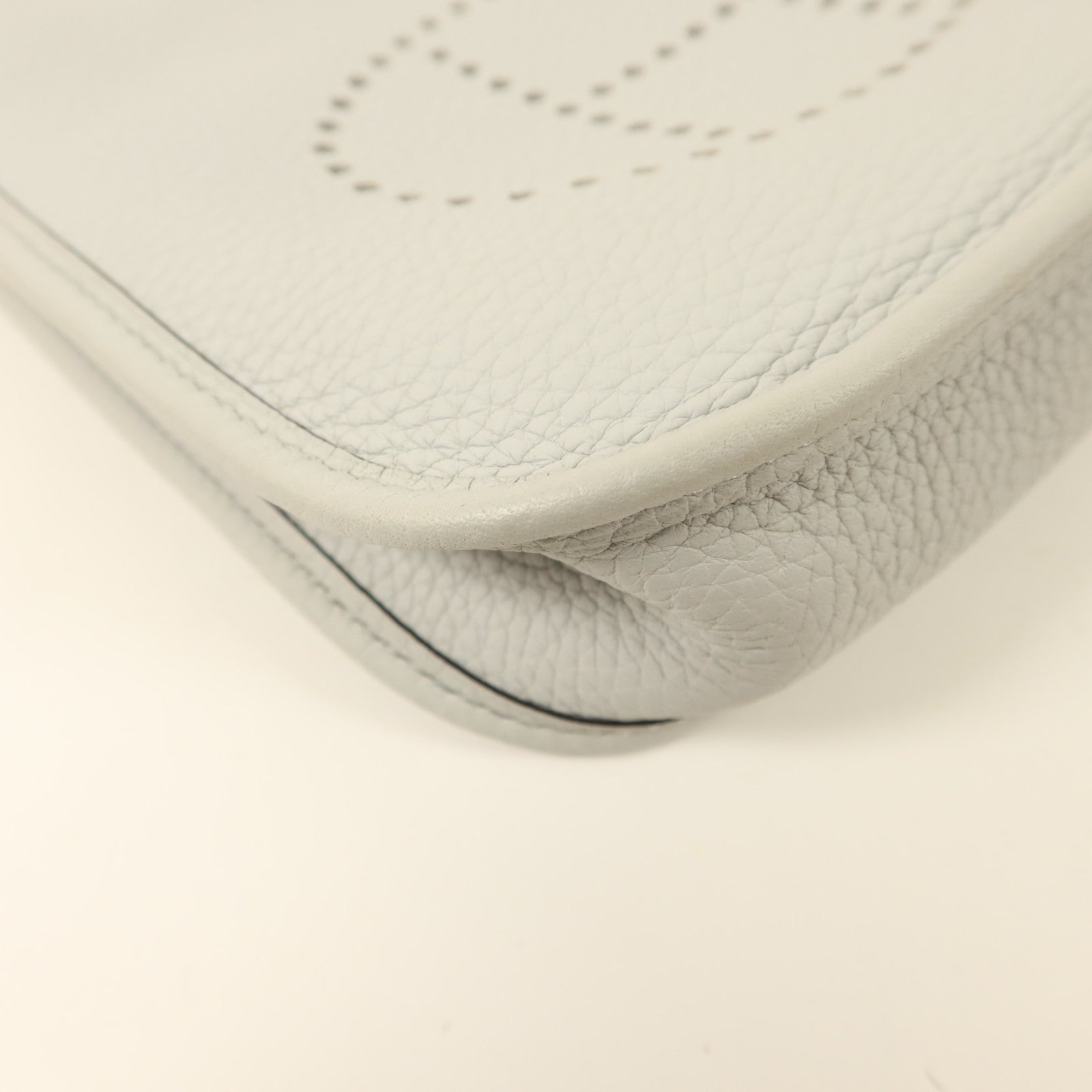 HERMES Clemence皮革Evelyne TPM銀扣肩背袋Gris Perle