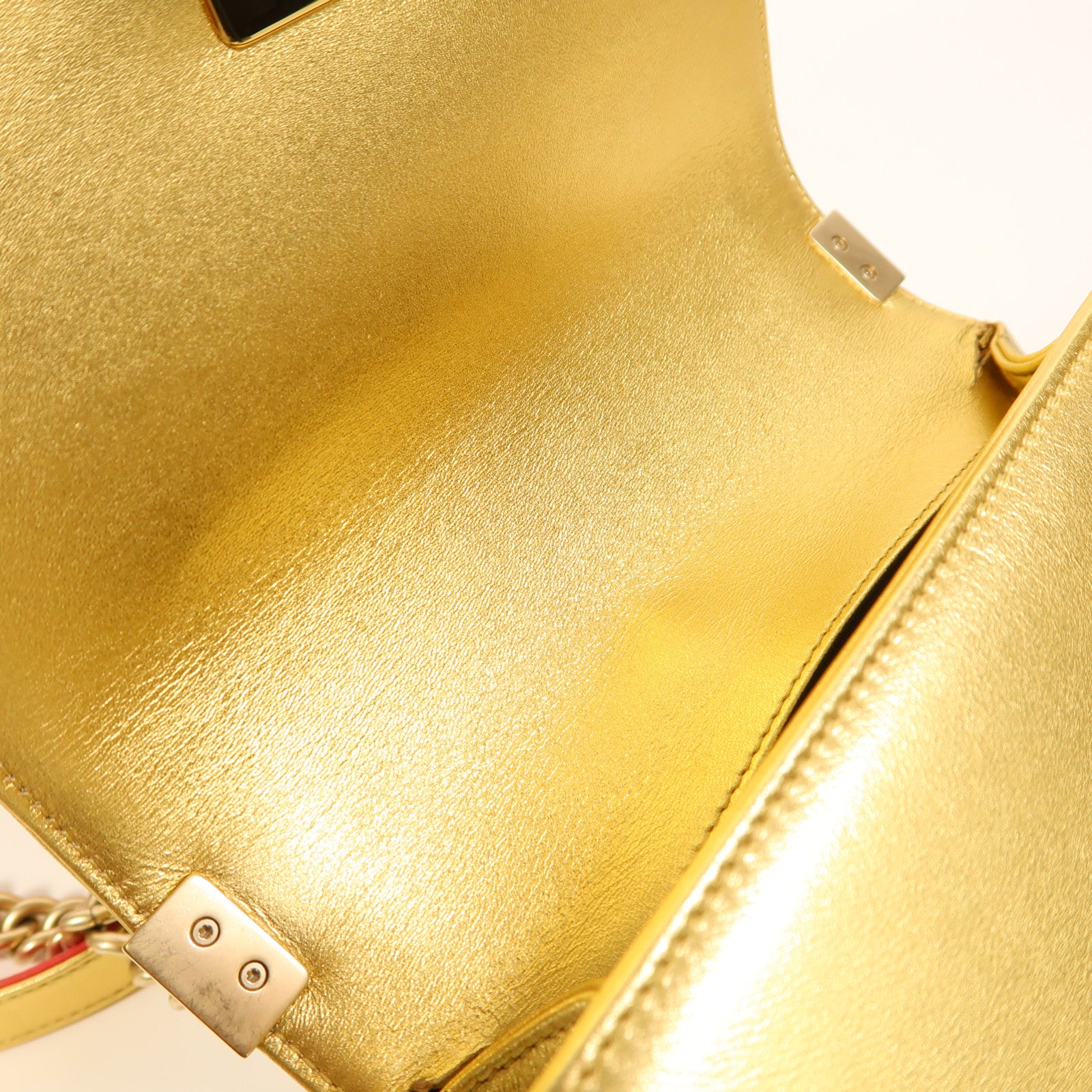 CHANEL 牛皮皮革Boy 20鏈帶肩背袋