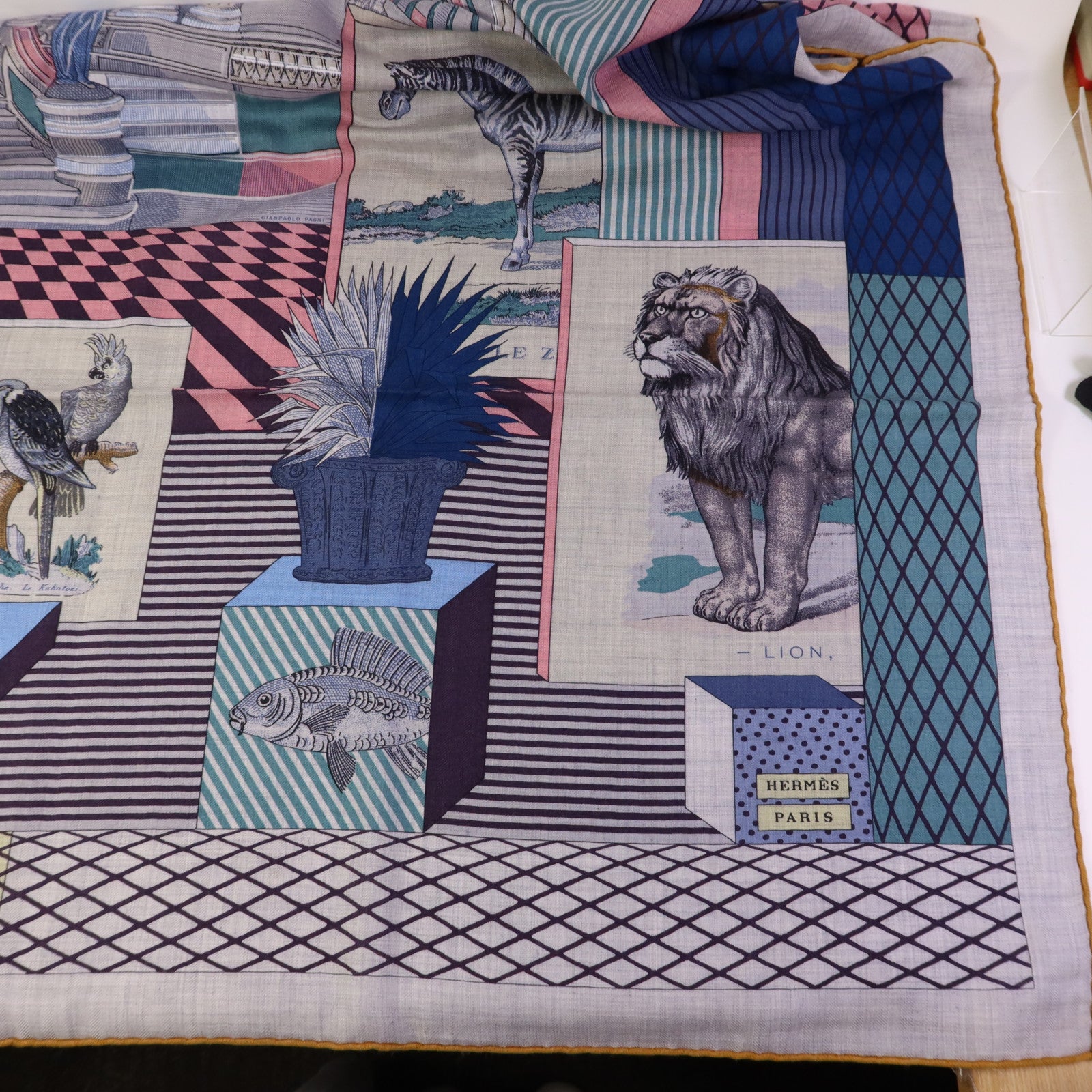 HERMES 羊絨/絲質Scarf 140X140絲巾