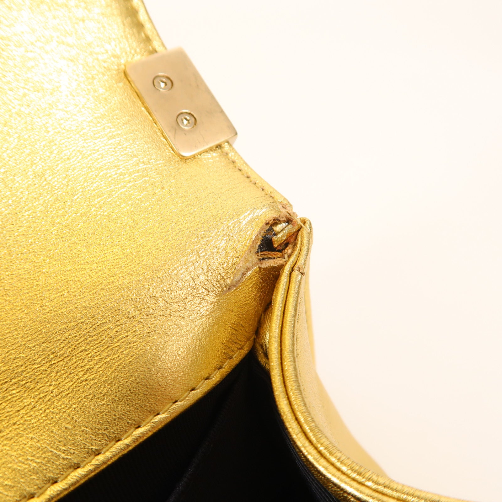 CHANEL 牛皮皮革Boy 20鏈帶肩背袋