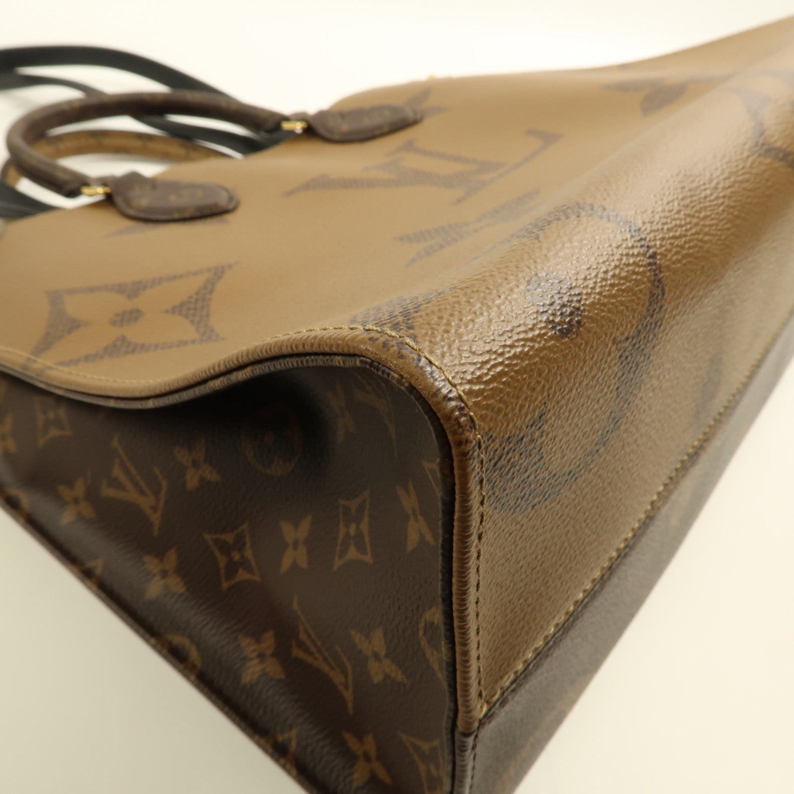LOUIS VUITTON Monogram Giant On The Go MM金扣手挽肩背兩用袋啡色