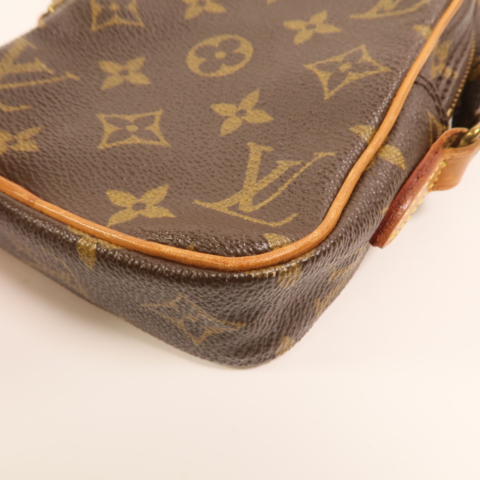 LOUIS VUITTON Monogram Danube Mini Bag金扣肩背袋