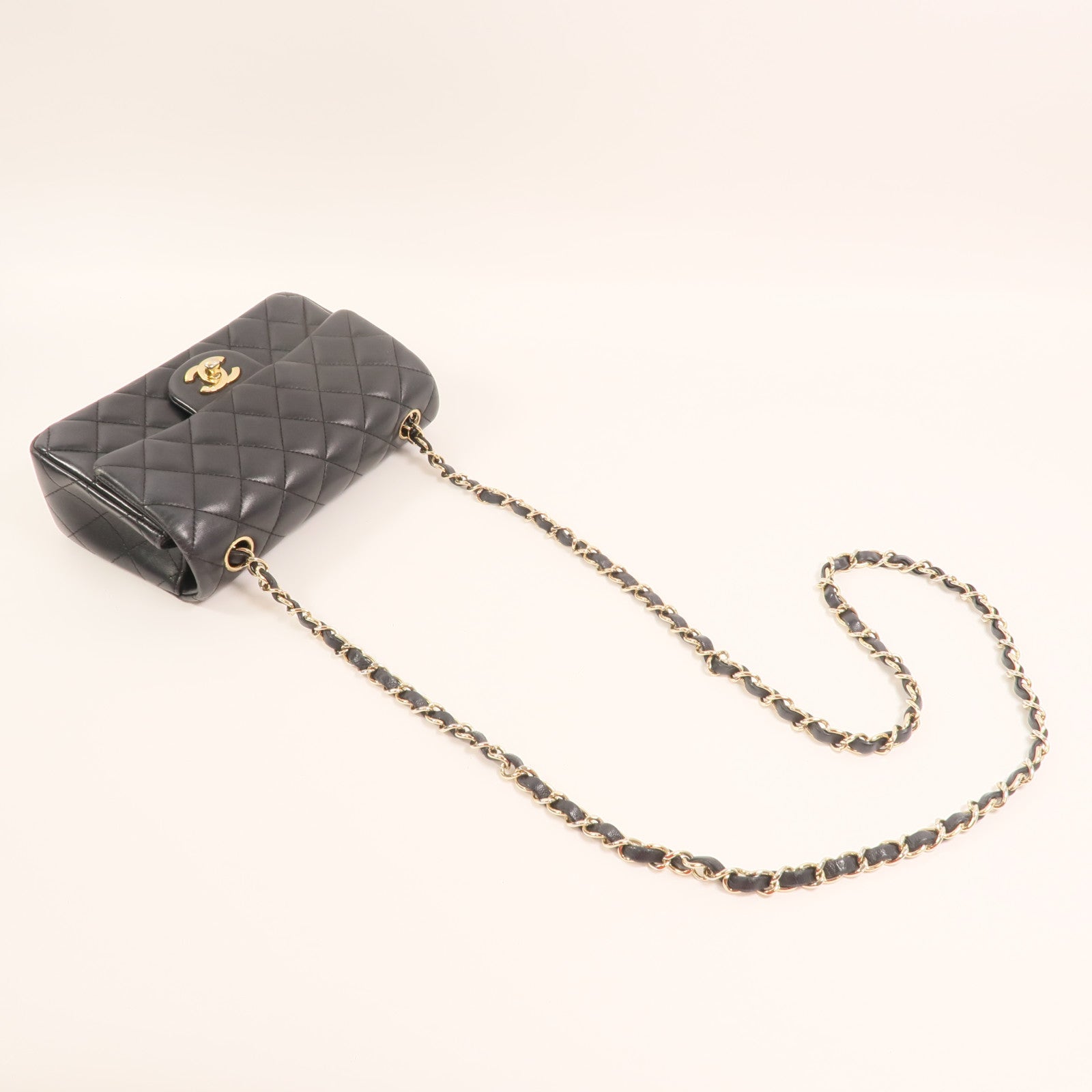 CHANEL 羊皮皮革Chain Shoulder金扣鏈帶肩背袋