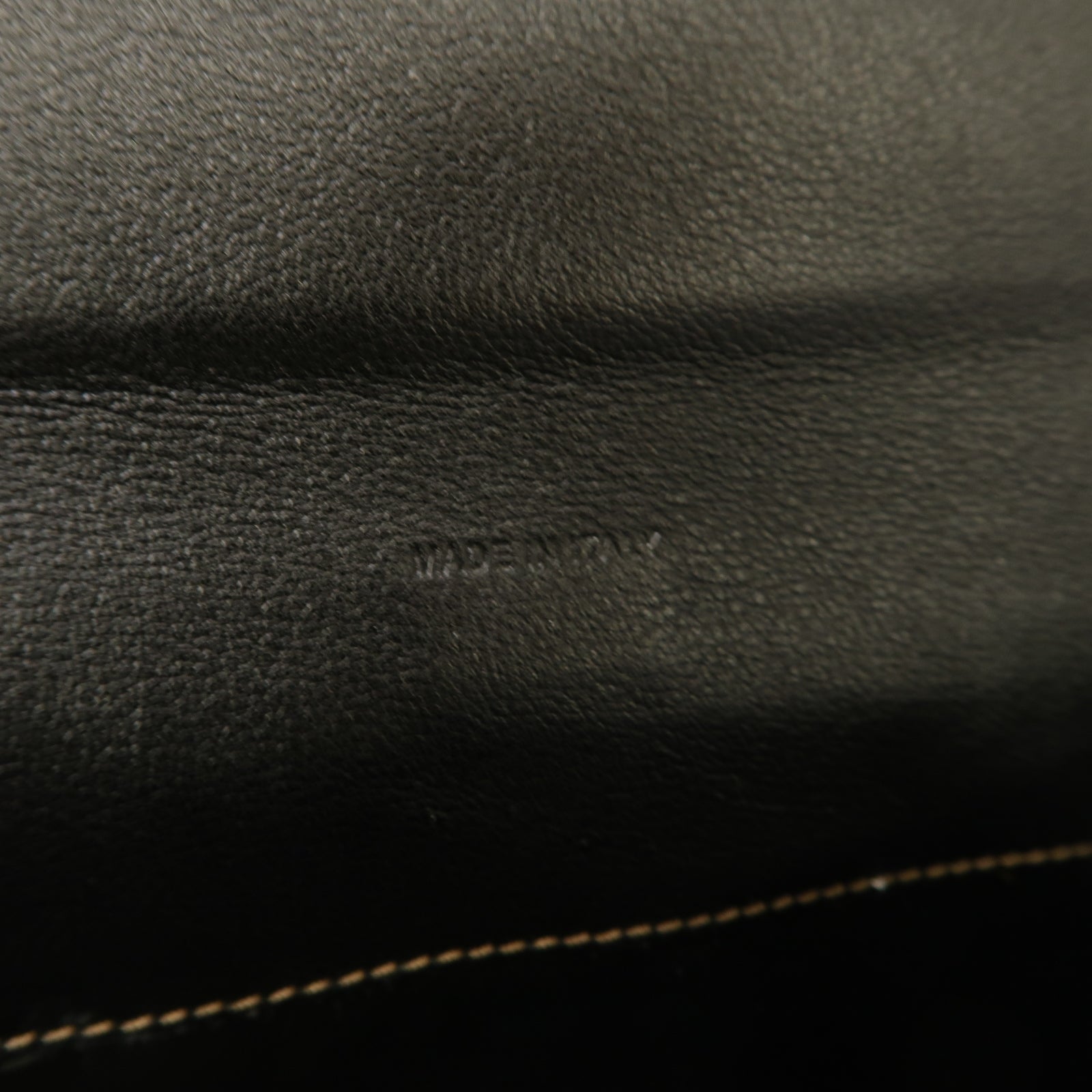BURBERRY 【激減優惠】牛皮皮革Wallet金扣啪鈕長錢包黑色