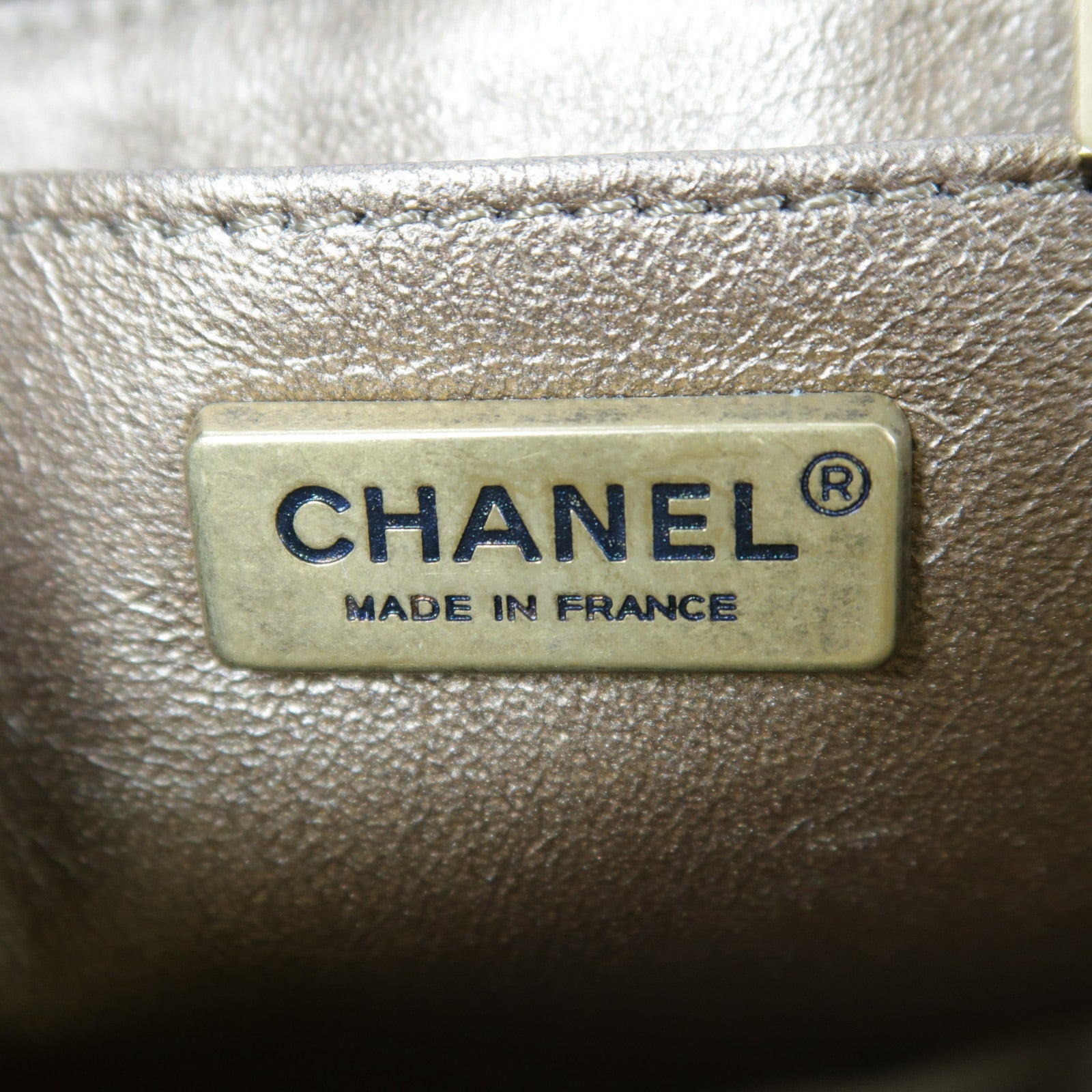 CHANEL 皮革Square Quited Paris Byzance金扣鏈帶肩背袋
