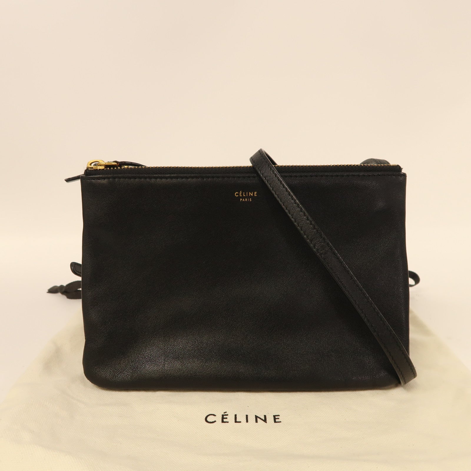 CELINE 羊皮皮革Trio金扣肩背袋黑色