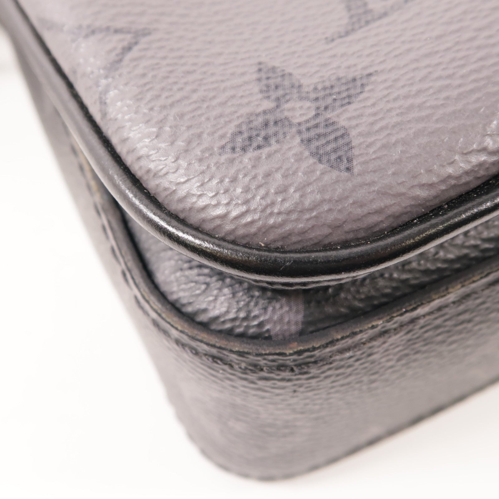 LOUIS VUITTON Monogram Eclipse Reverse Trio Messenger銀扣肩背袋灰色