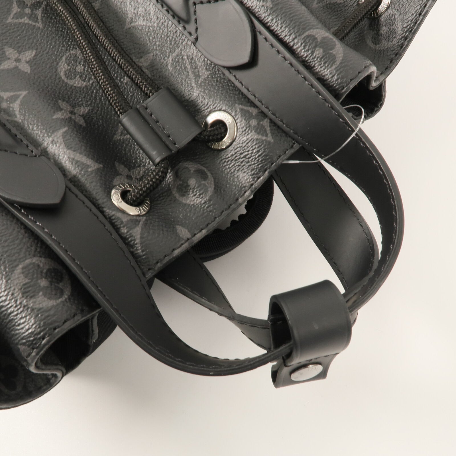 LOUIS VUITTON Monogram Eclipse Maxi Noe Sling背包