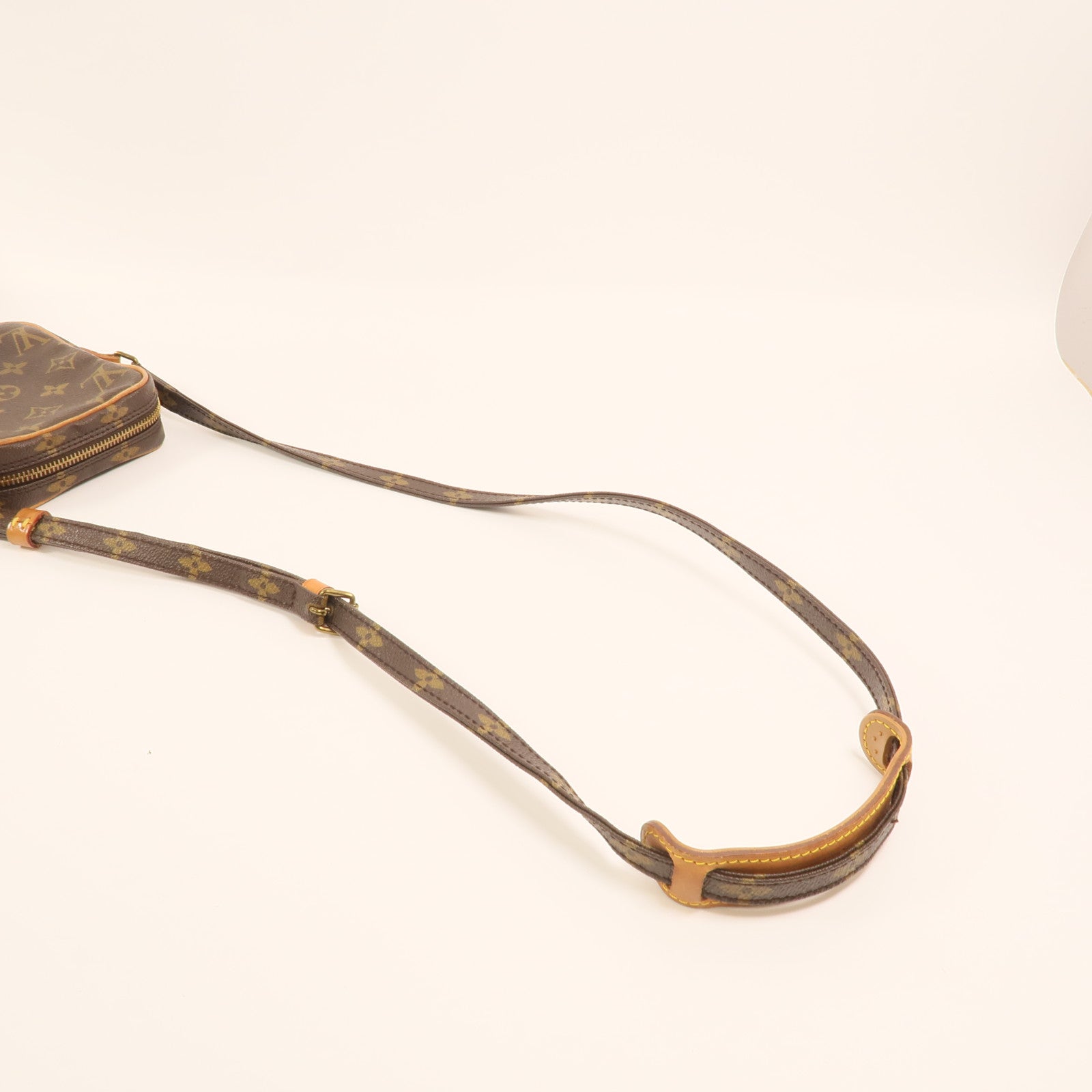 LOUIS VUITTON Monogram Danube Mini Bag金扣肩背袋
