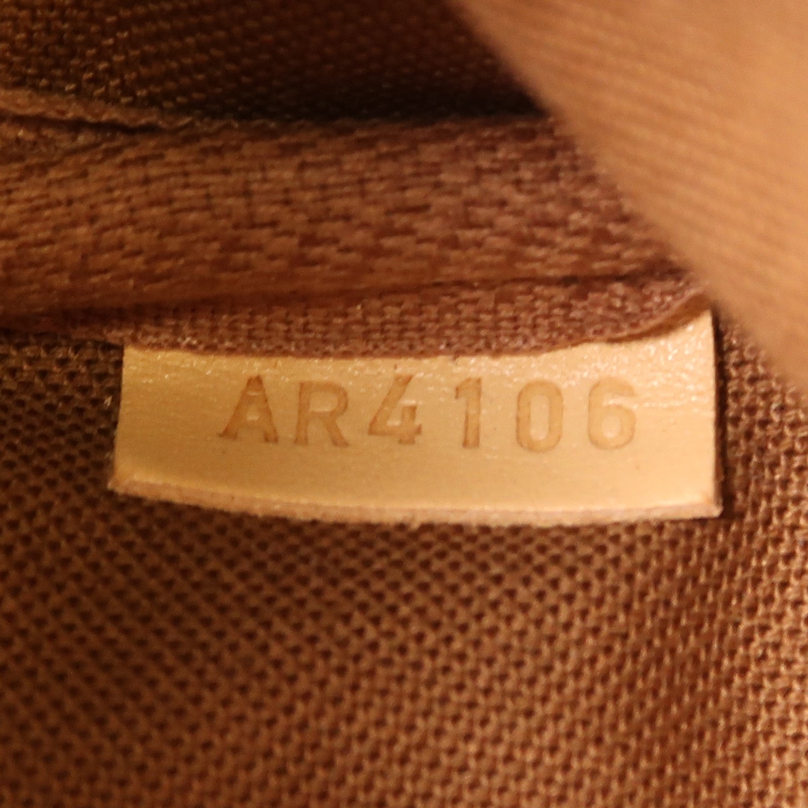 LOUIS VUITTON Monogram Nano Noe金扣肩背袋