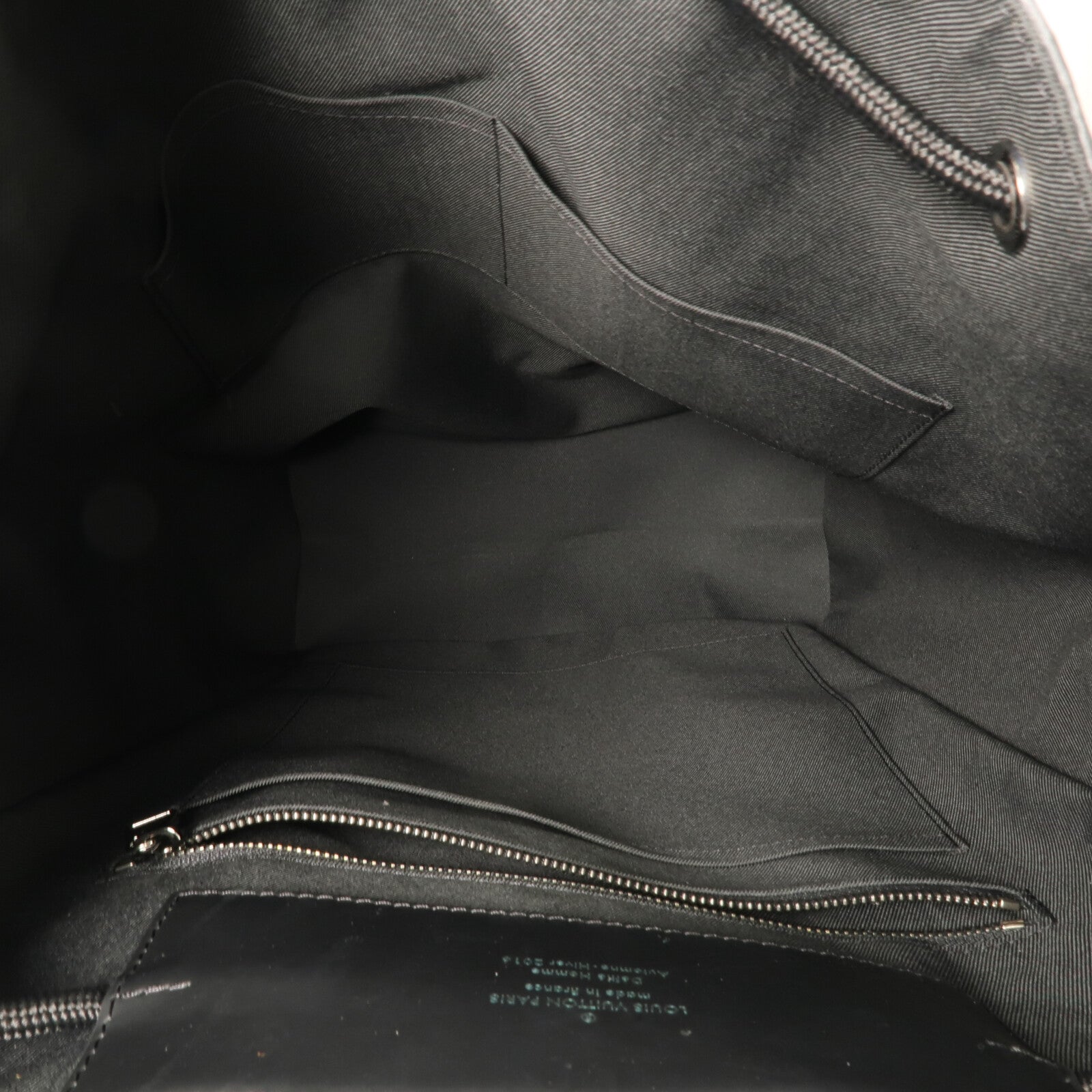 LOUIS VUITTON Monogram Eclipse Maxi Noe Sling背包